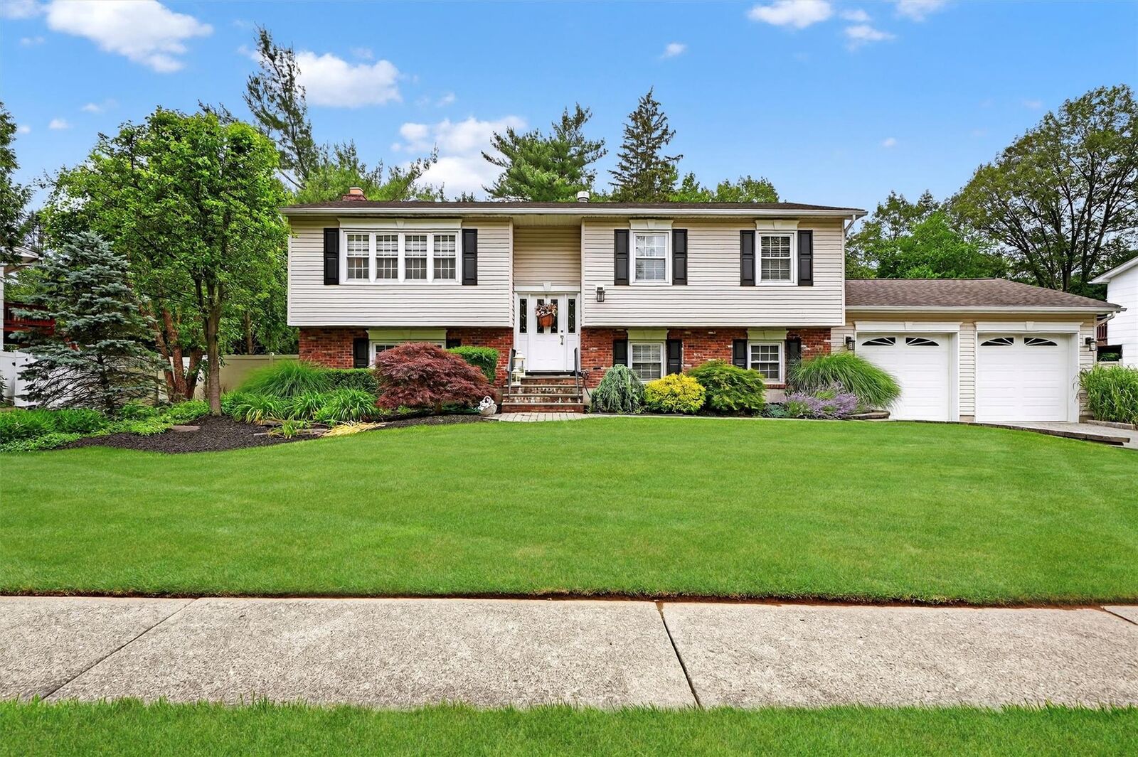 Property Photo:  69 Oakland Place  NY 10954 