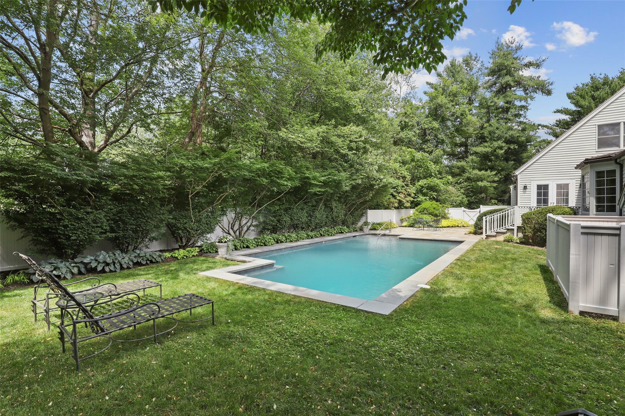 Property Photo: 6 Hunt Farm Road NY 10597