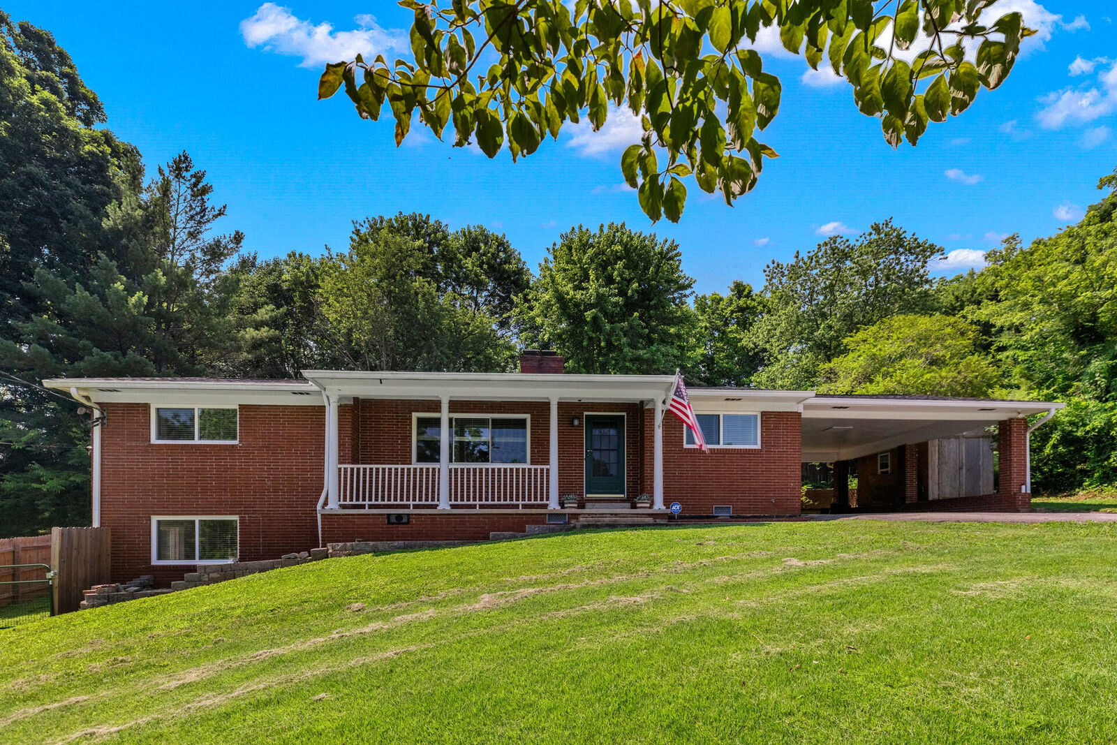 Property Photo: 6613 Wachese Lane TN 37912