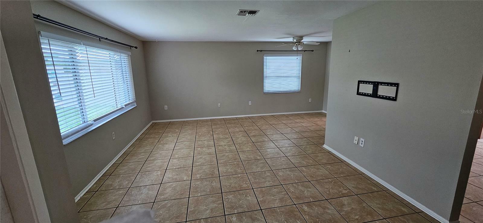 Property Photo: 2842 Indianwood Drive FL 34232