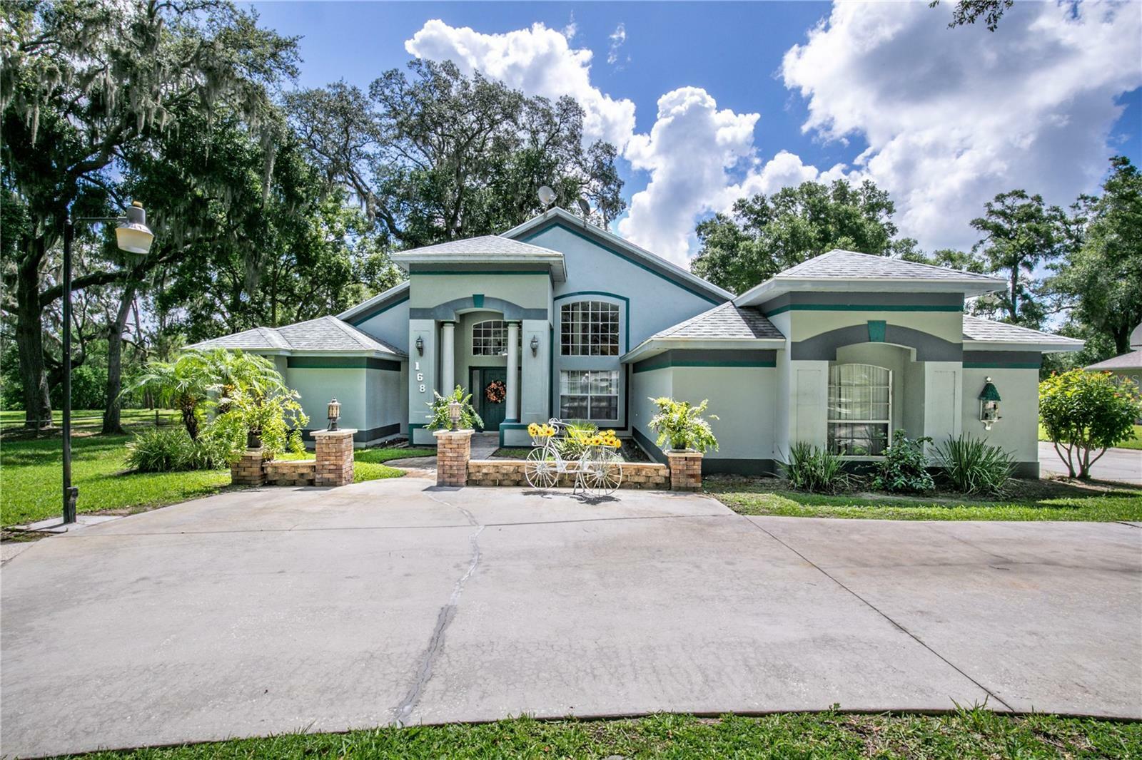 Property Photo: 168 Pond Road FL 32757