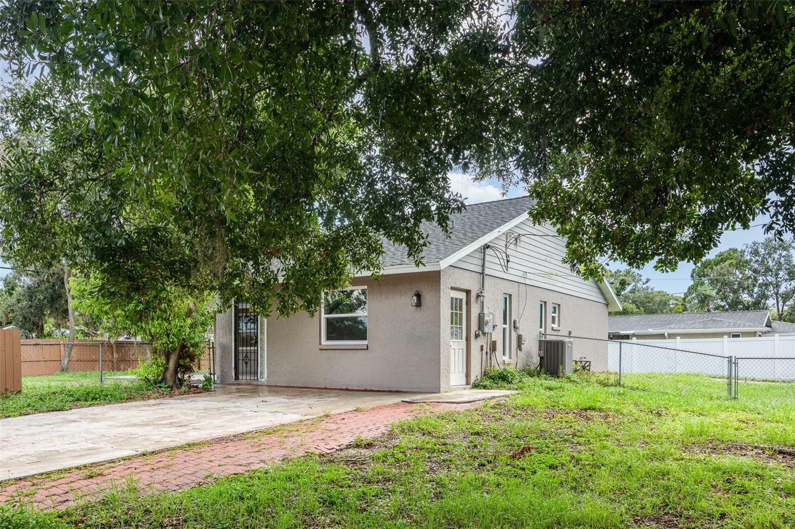 Property Photo: 4358 Murdock Avenue FL 34231