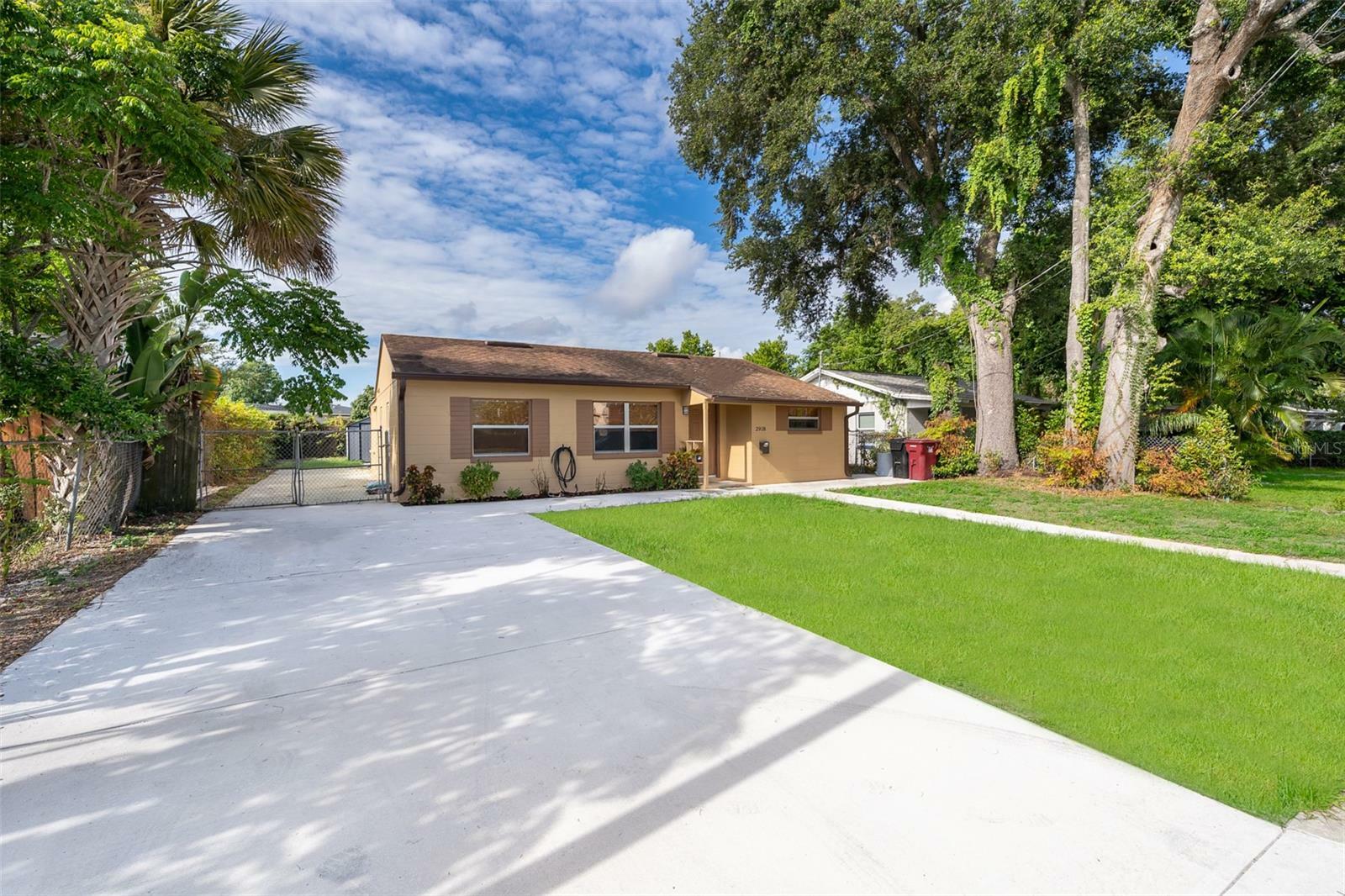 2918 E Central Boulevard  Orlando FL 32803 photo