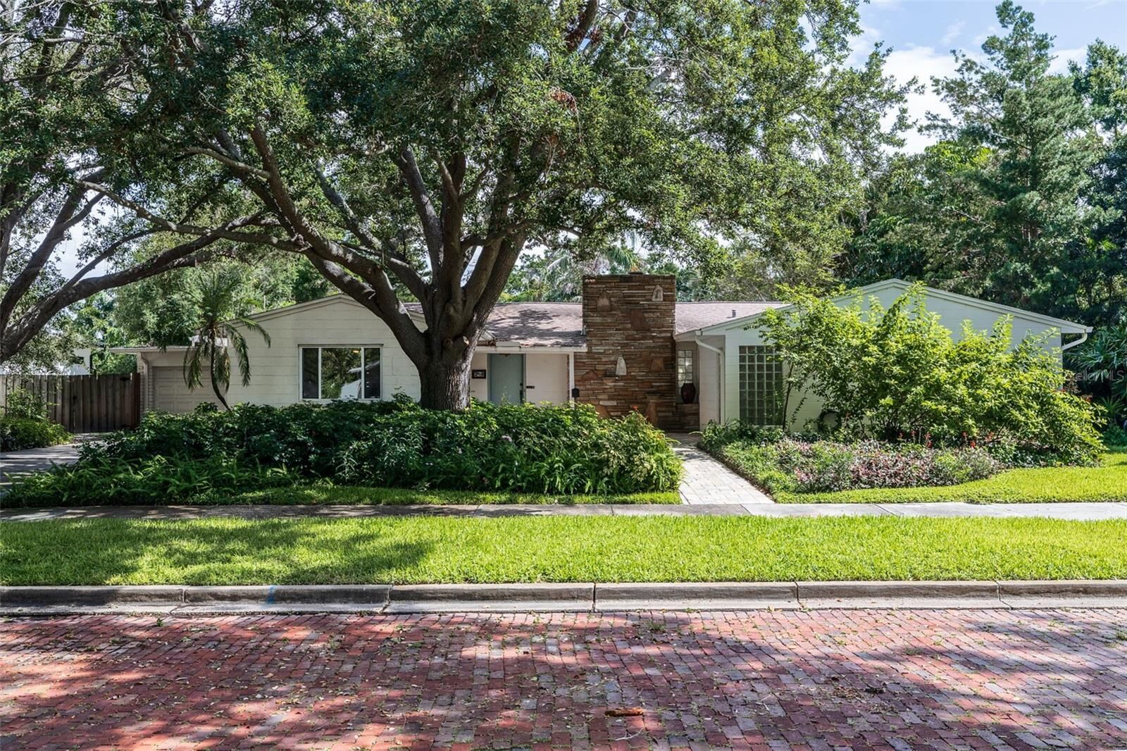 Property Photo:  211 60th Avenue S  FL 33705 