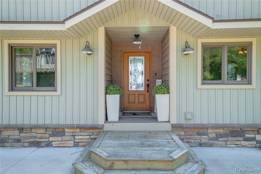 Property Photo: 1083 S Lakeshore Road MI 48441 8906