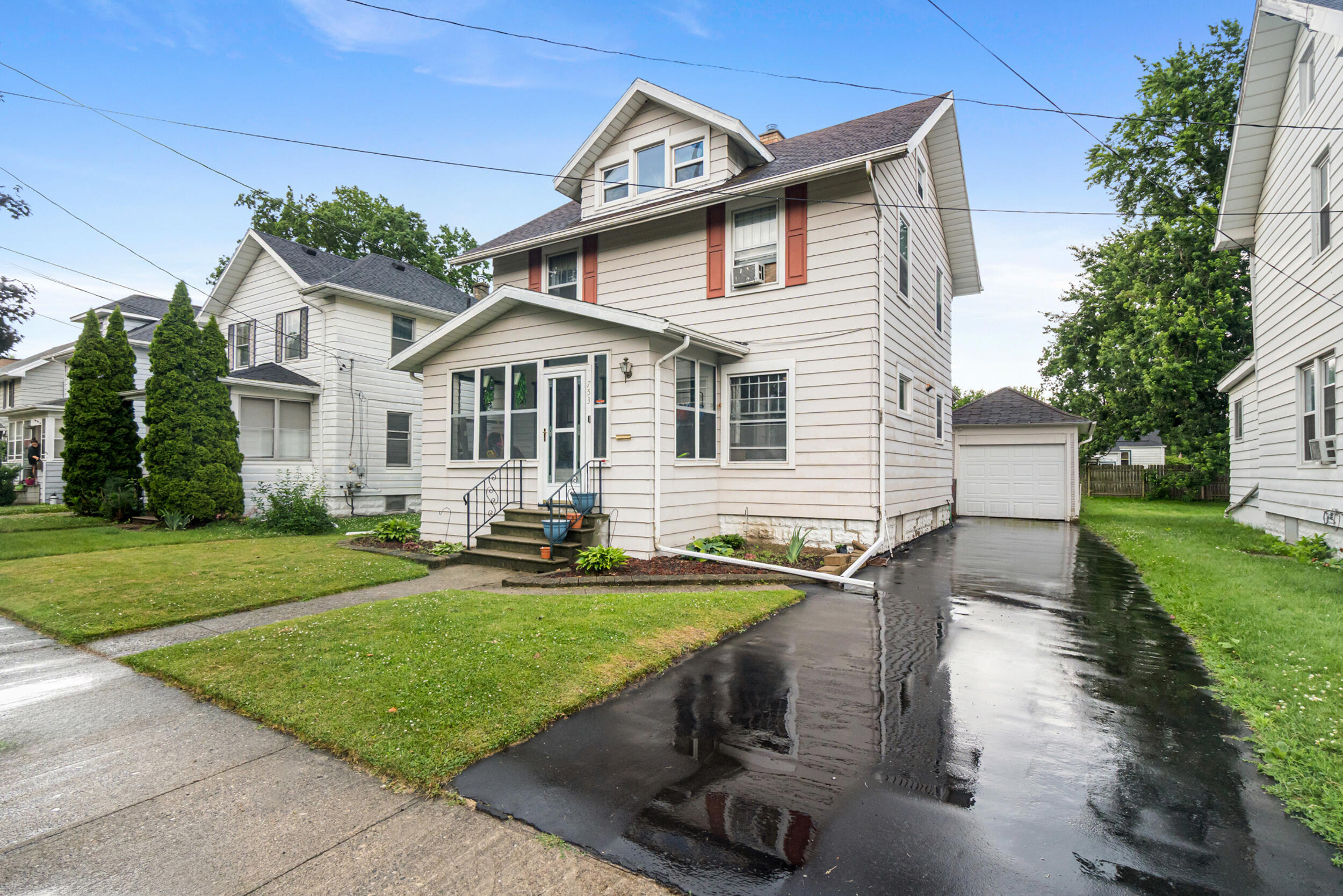 Property Photo: 753 Union Street MI 49203