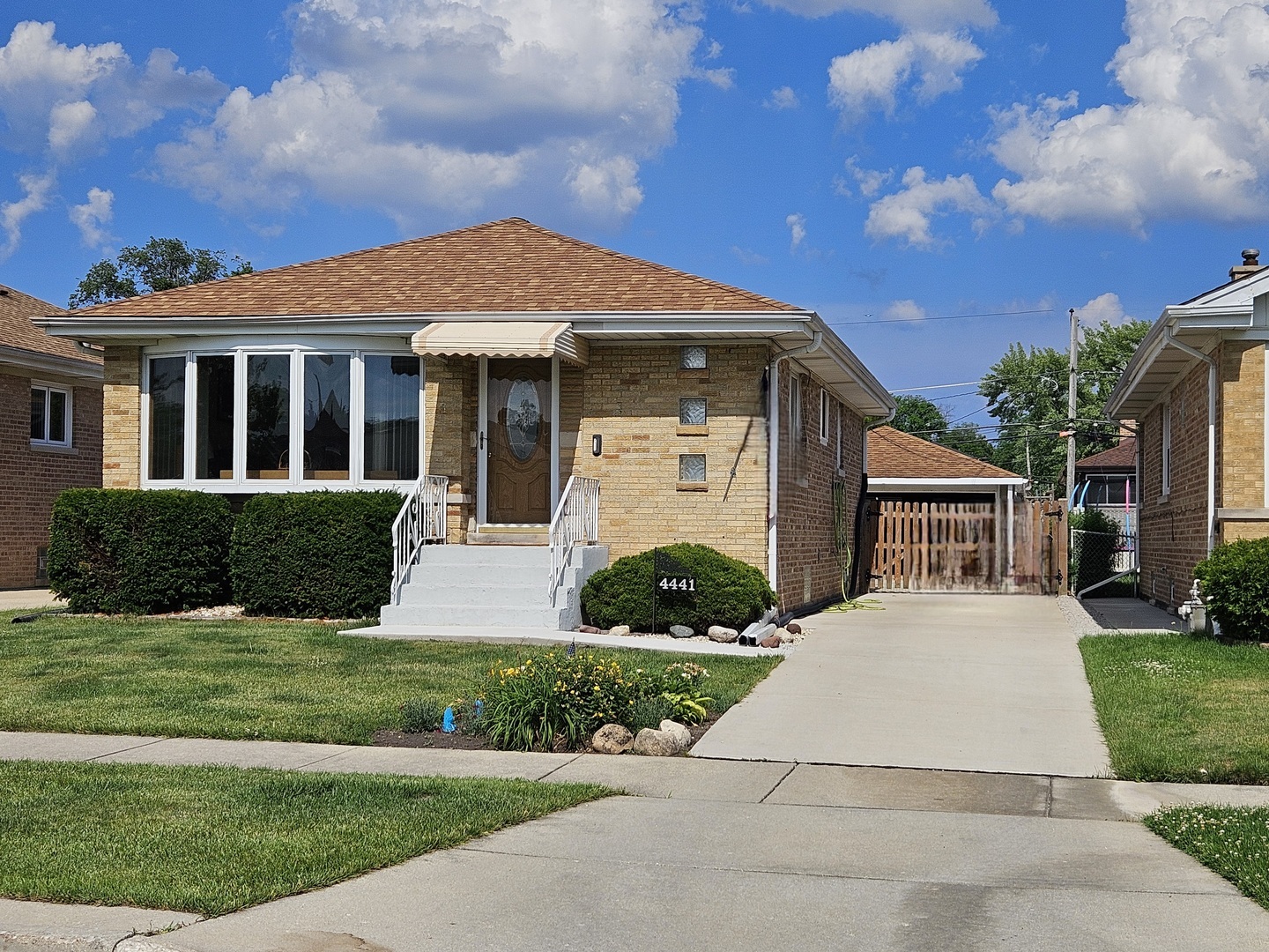 Property Photo: 4441 N Orange Avenue IL 60706