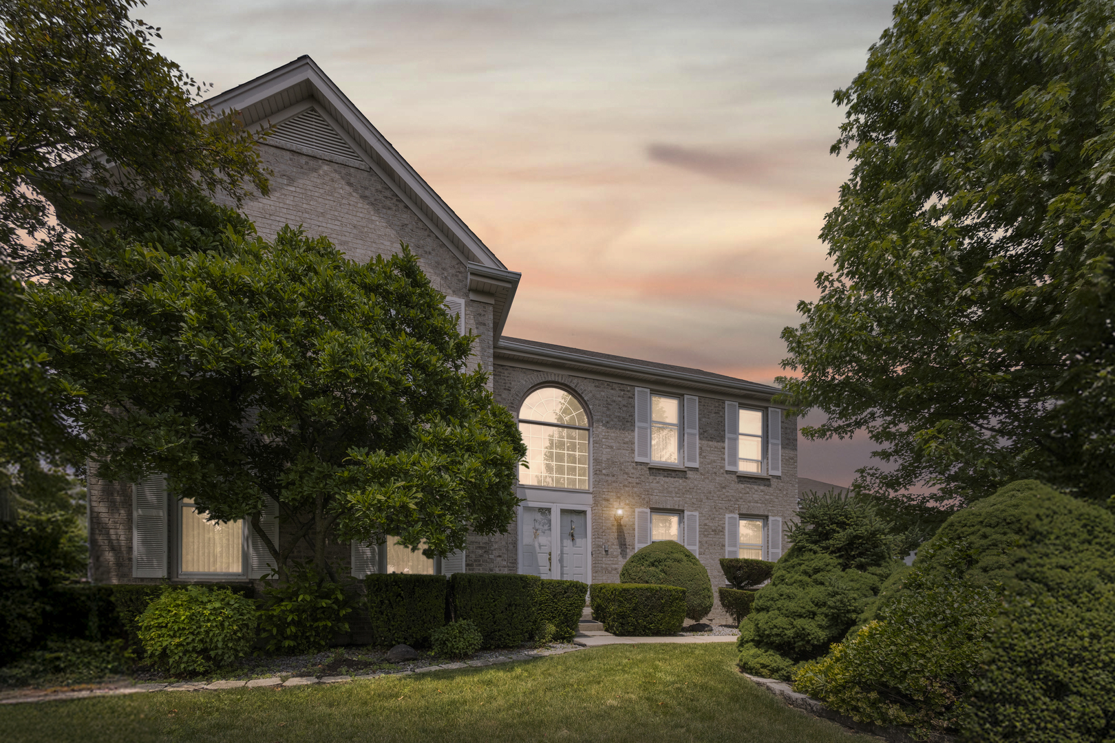Property Photo: 730 Kylemore Drive IL 60016