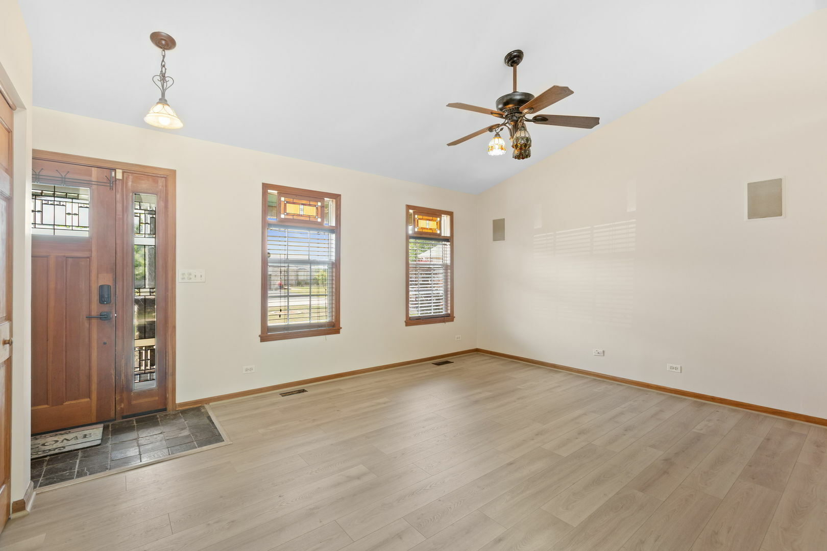 Property Photo: 729 Creek Bend Lane IL 60002