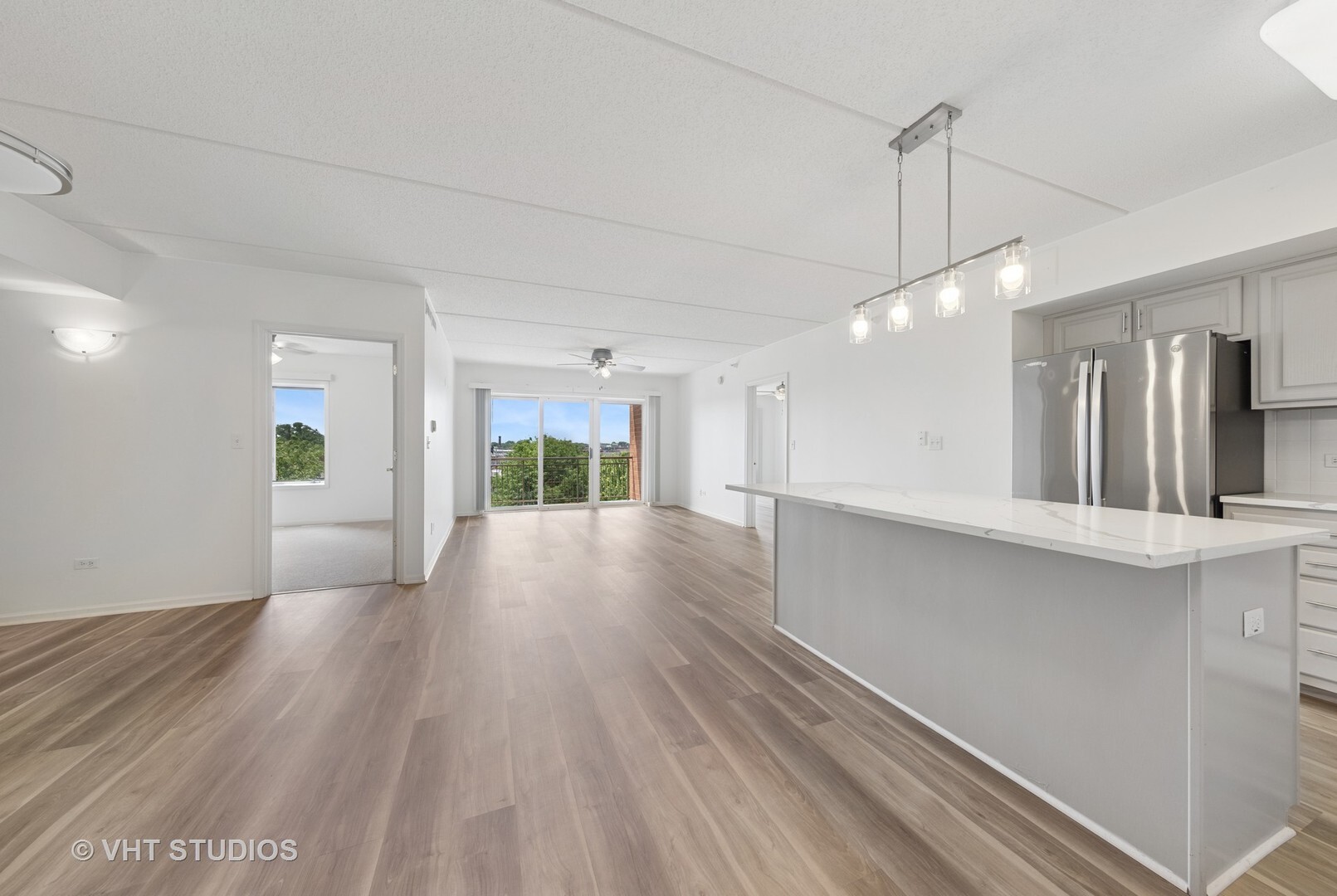 Property Photo:  1 N Beacon Place 502  IL 60525 