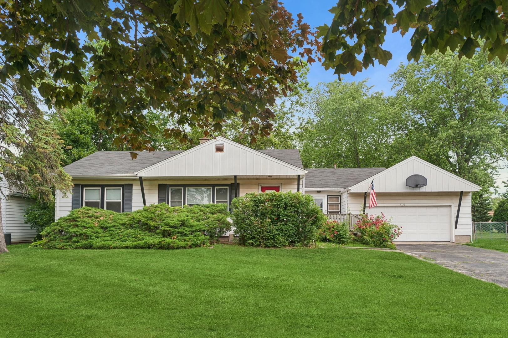 Property Photo: 8136 W Davis Street IL 60714
