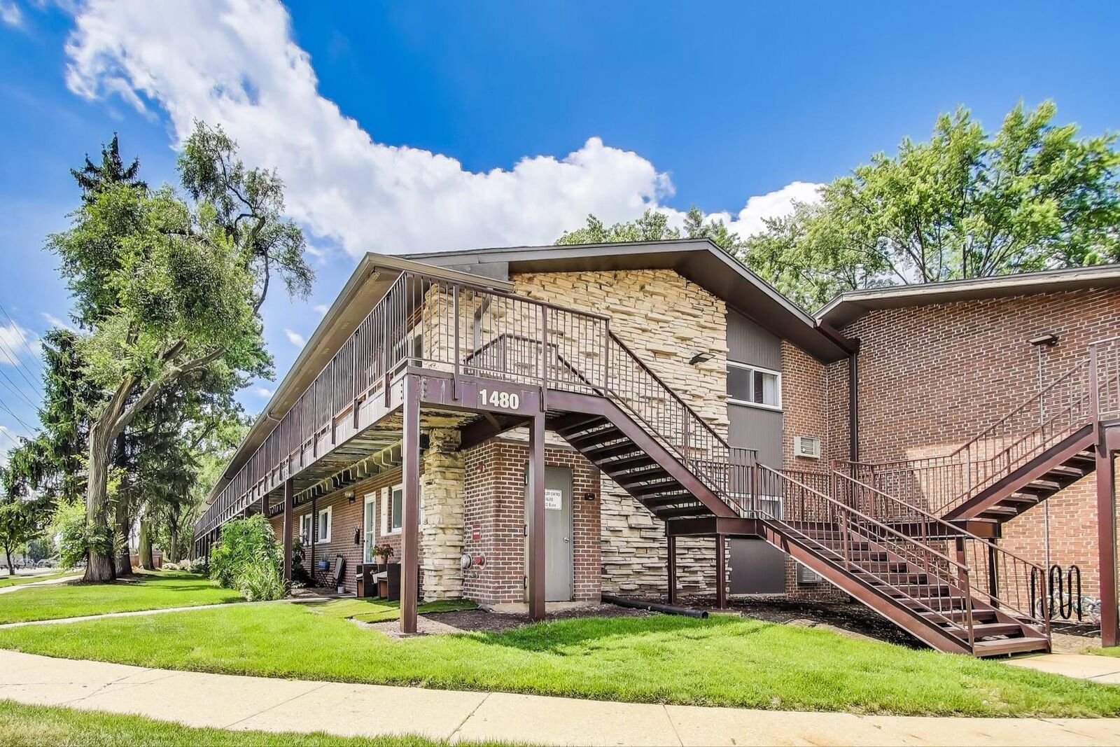 Property Photo: 1480 Busse Road 2F IL 60056