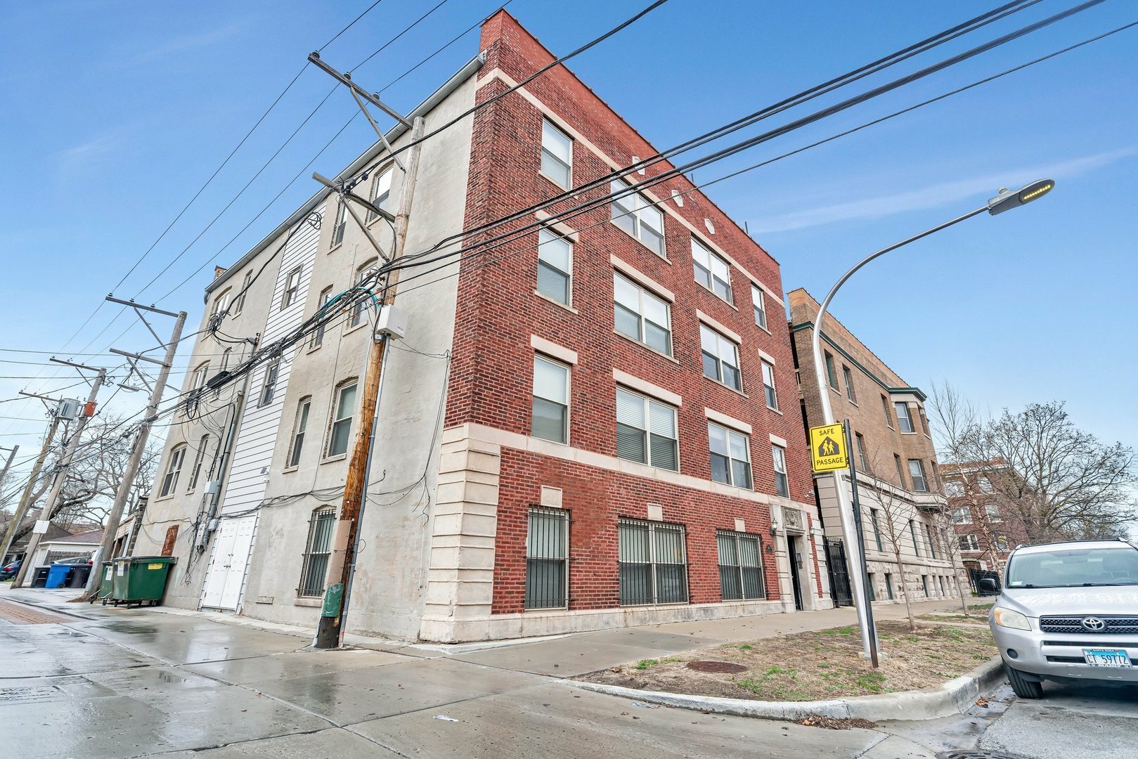 1410 W Sunnyside Avenue 1S  Chicago IL 60640 photo