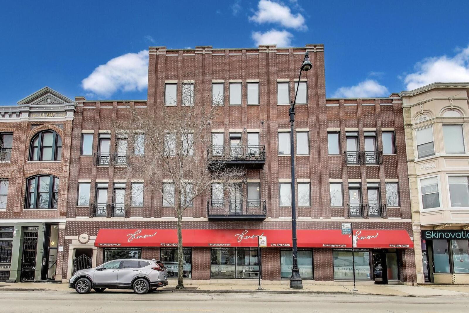 Property Photo: 2626 N Lincoln Avenue 203 IL 60614