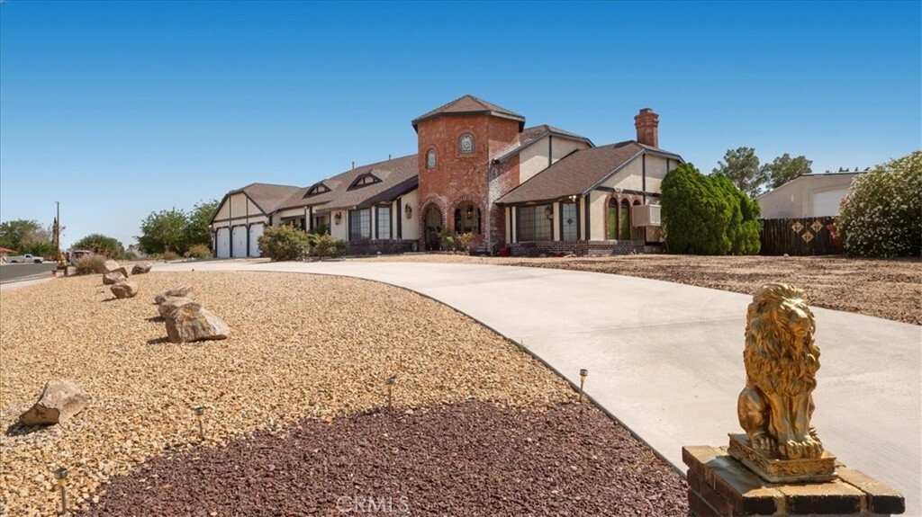 Property Photo: 13889 Olathe Road CA 92307