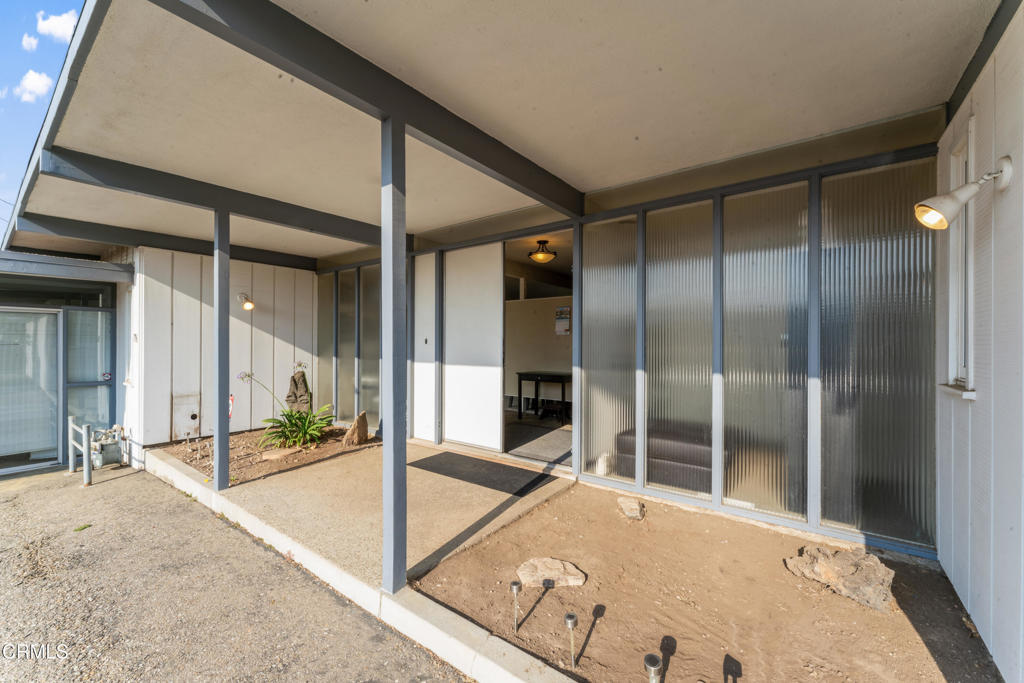 Property Photo:  796 S Saticoy Avenue  CA 93004 
