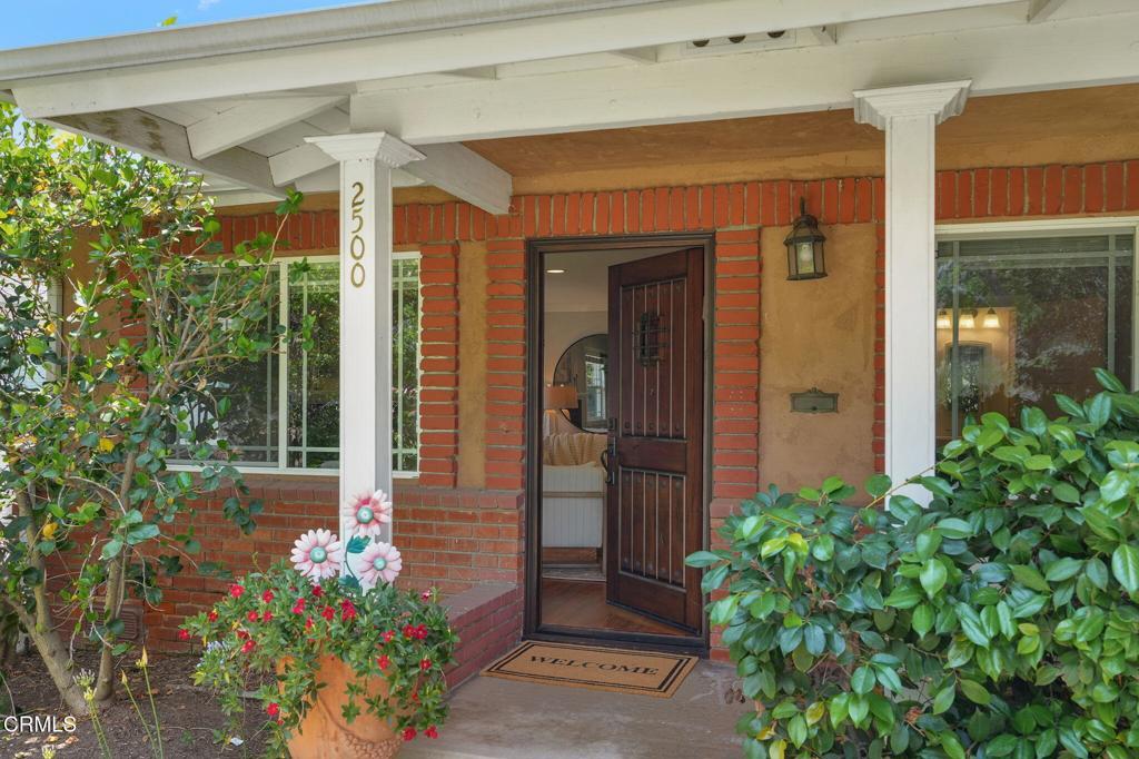 Property Photo: 2500 Paloma Street CA 91104