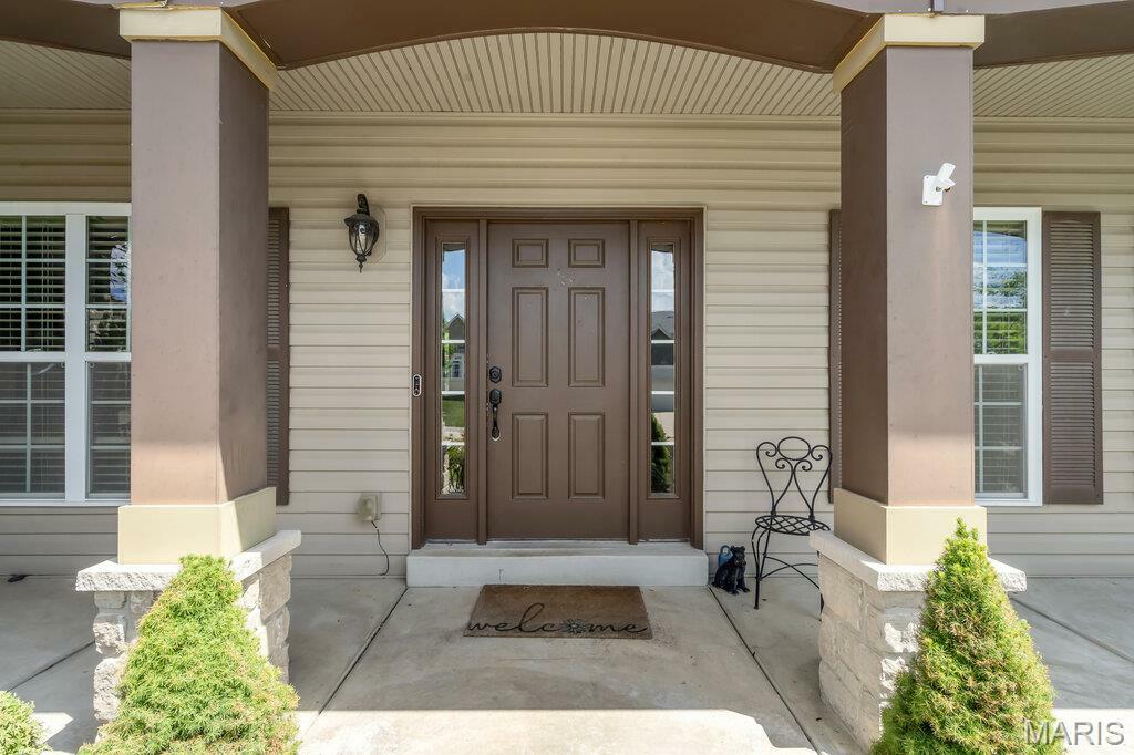 Property Photo: 714 Oriental Lily Drive MO 63366