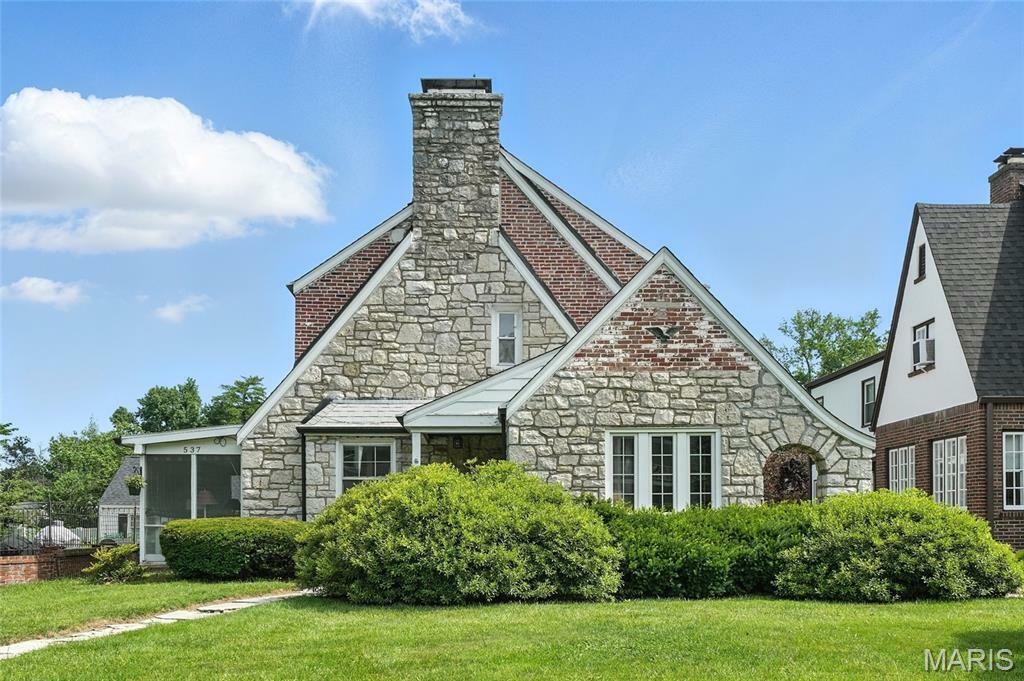 Property Photo: 537 Olive Court MO 63119