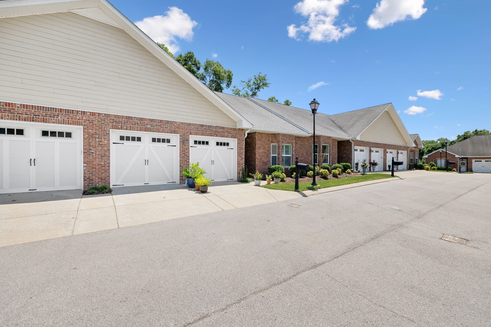 Property Photo: 805 Cedarstone Way TN 37214