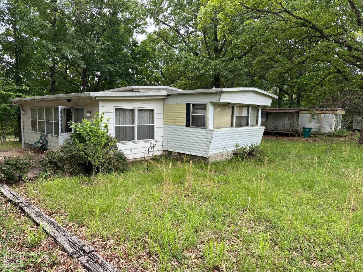 Property Photo: 105 Hickory Street AR 72619