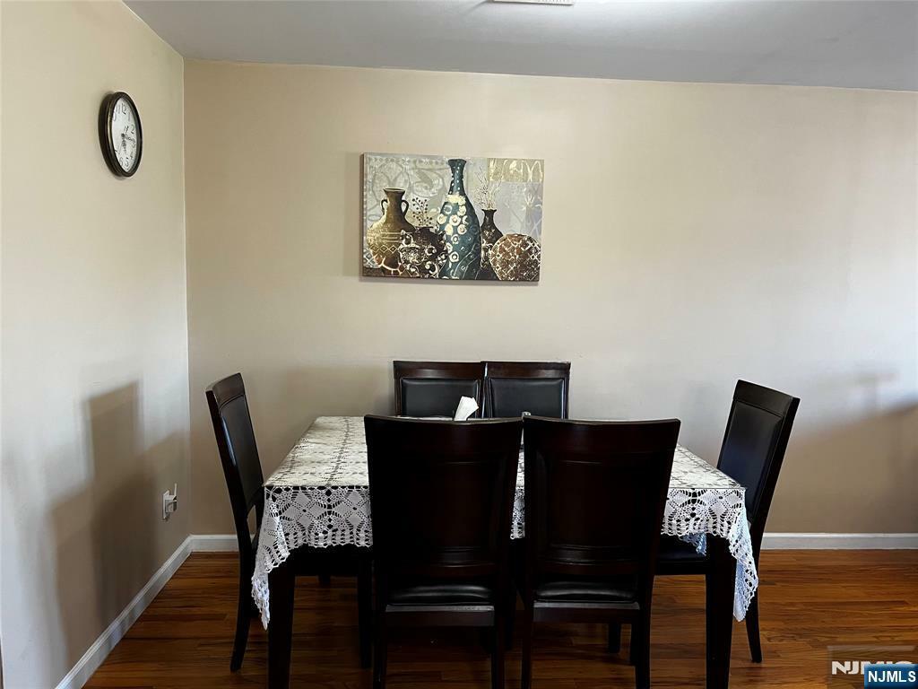 Property Photo:  952 Flora Street 2  NJ 07201 