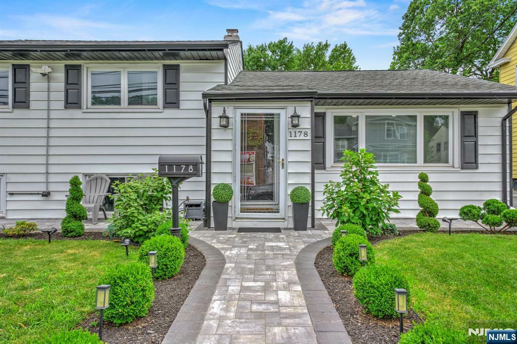 Property Photo: 1174-1180 Magie Avenue NJ 07208