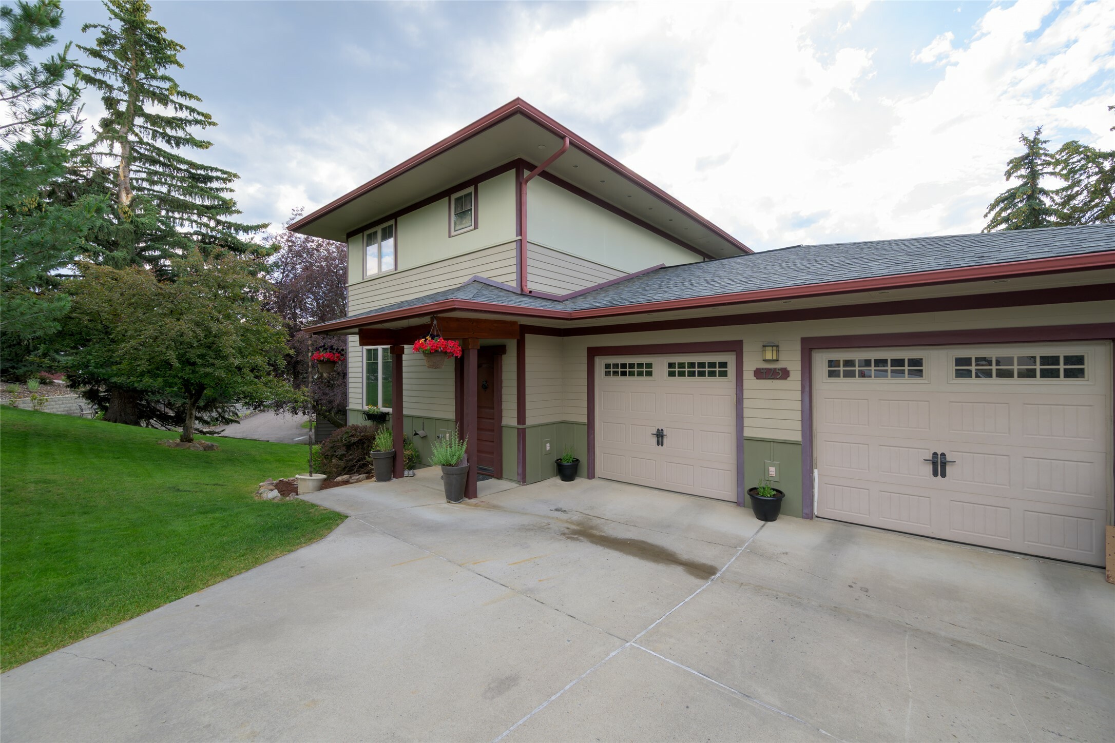 Property Photo: 425 Whitaker Drive MT 59803