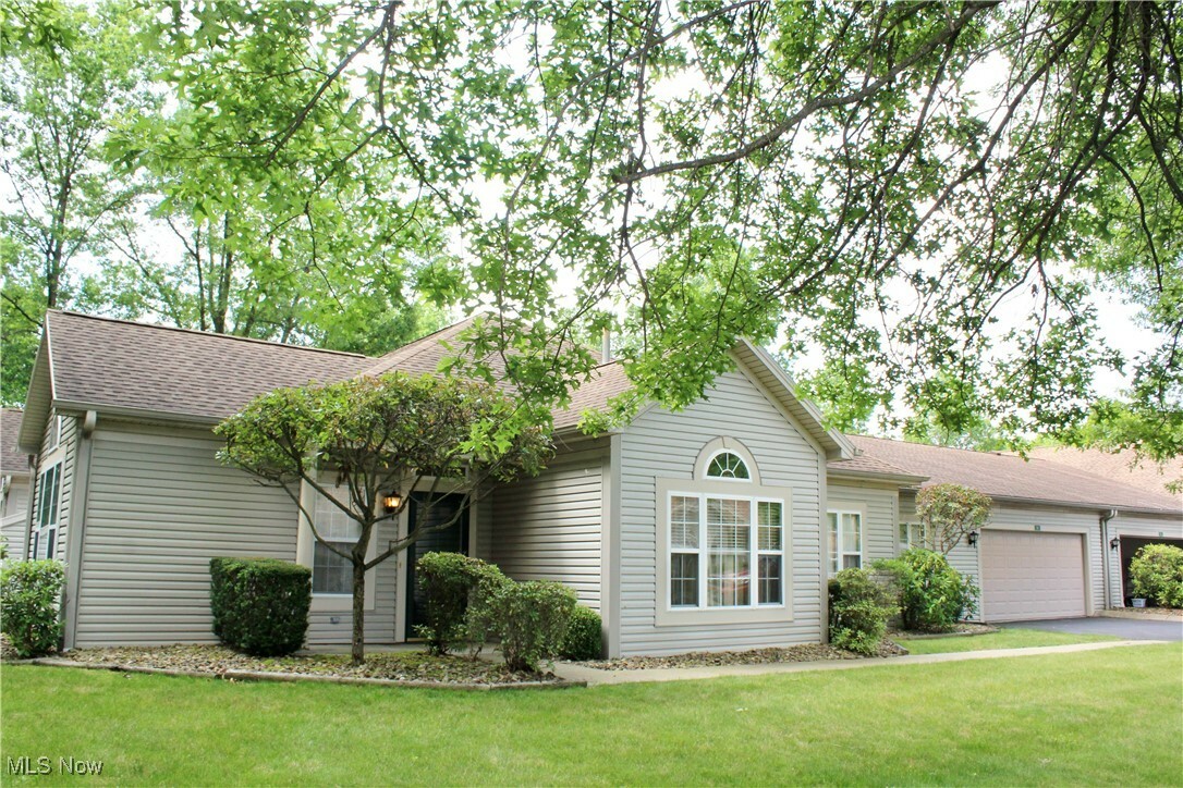 Property Photo:  9 Hunters Woods Boulevard B  OH 44406 
