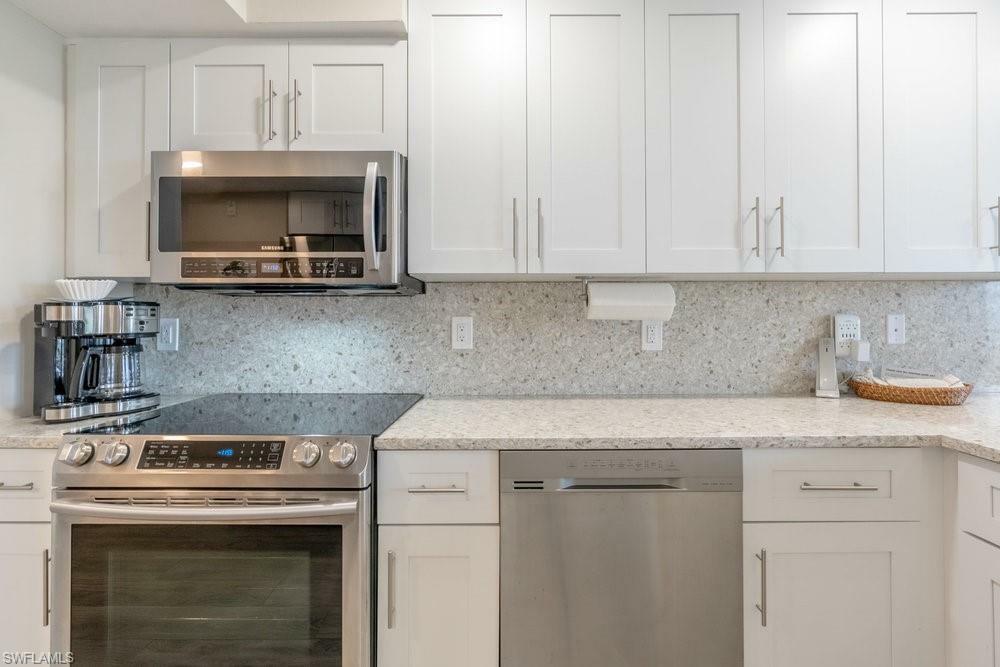 Property Photo: 10 Tampa Pl 202 FL 34145