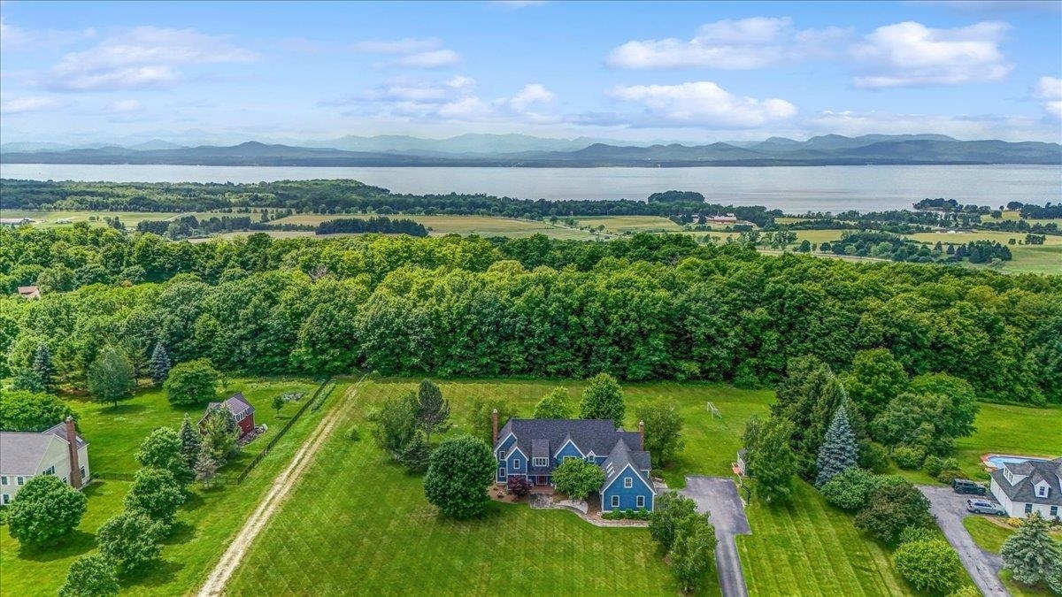 730 Ridgefield Road  Shelburne VT 05482 photo
