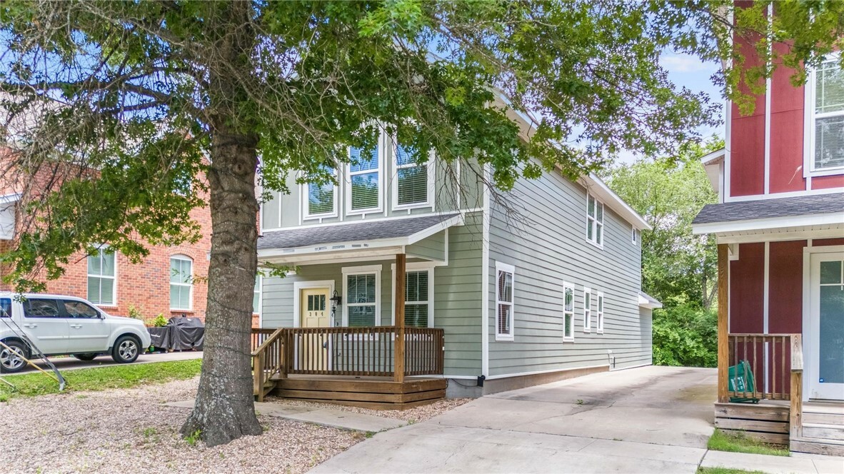 304 S College Avenue  Fayetteville AR 72701 photo