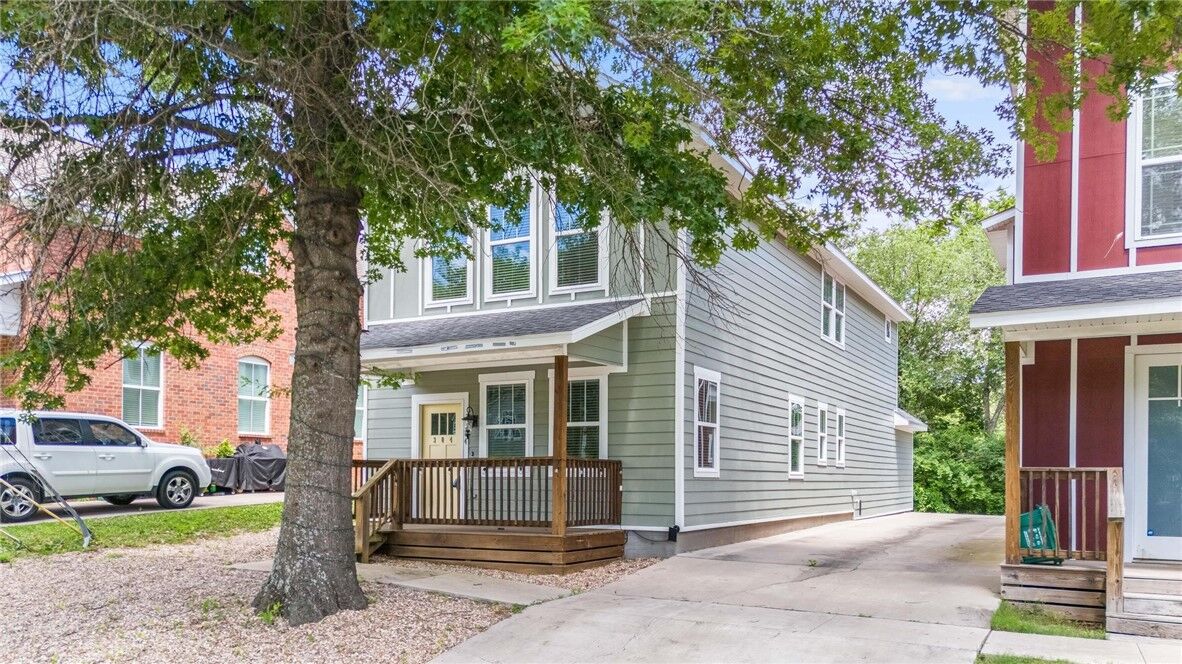 Property Photo: 304 S College Avenue AR 72701