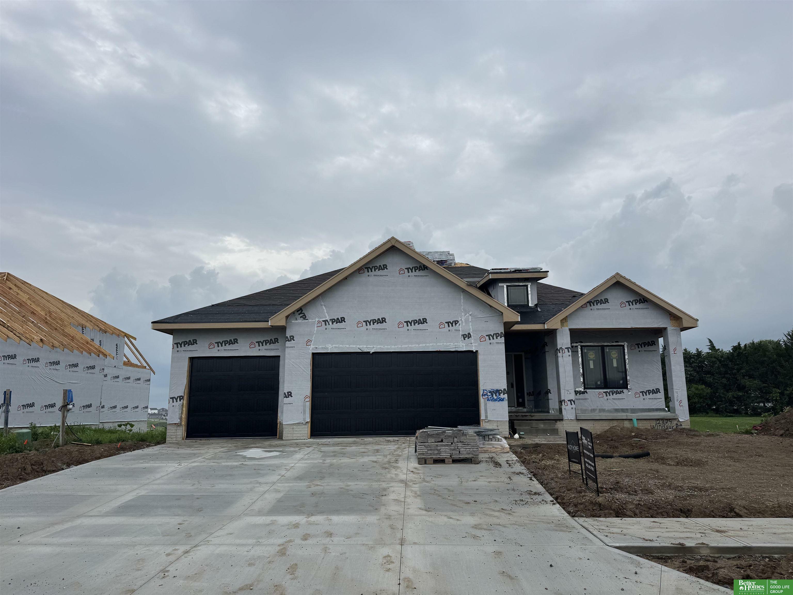 Property Photo: 12379 Windsor Drive NE 68046