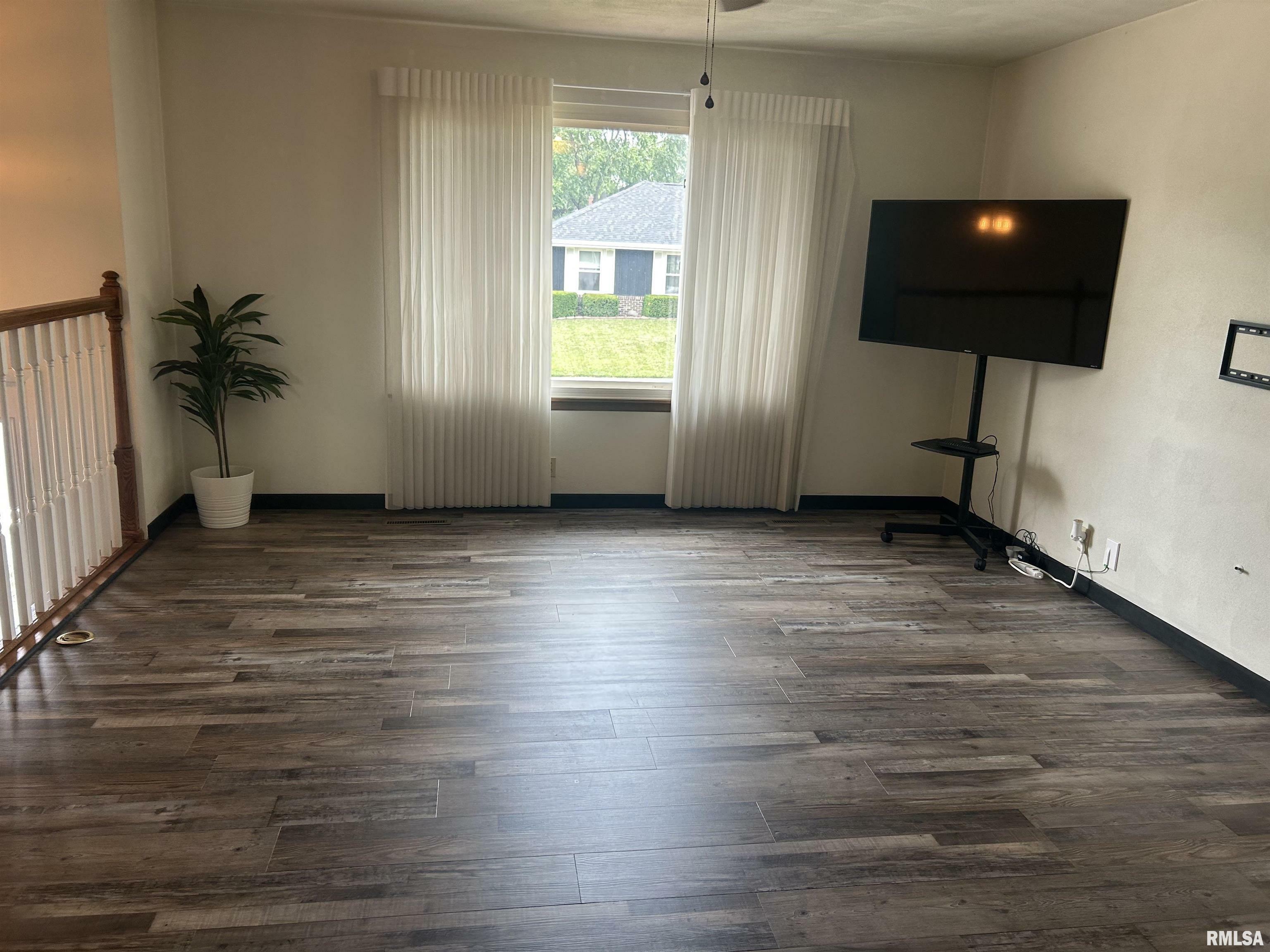 Property Photo: 3406 W Brookside Drive IL 61615