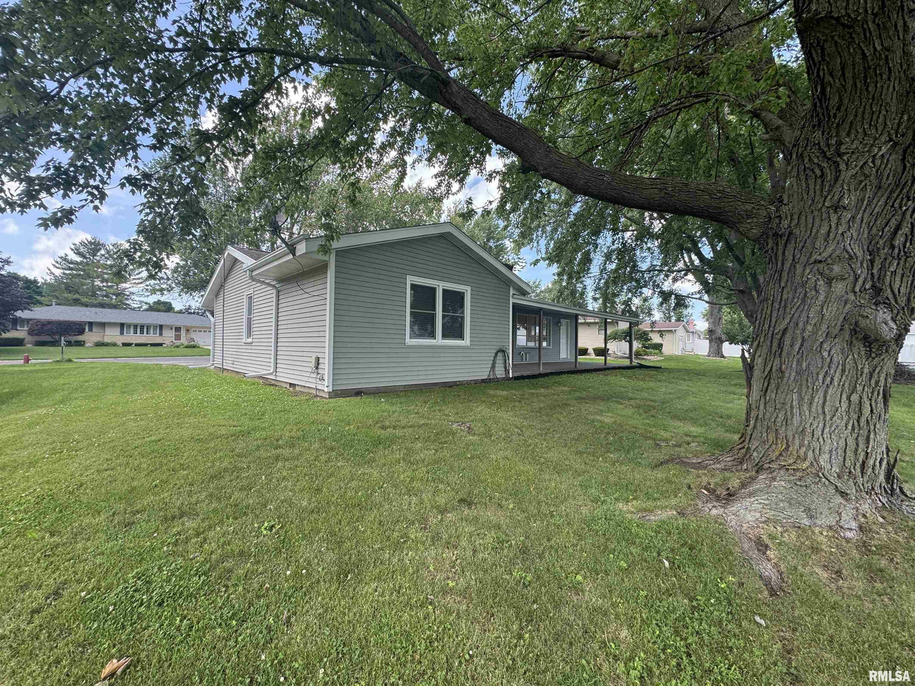 Property Photo: 713 Pleasant Drive IL 61448