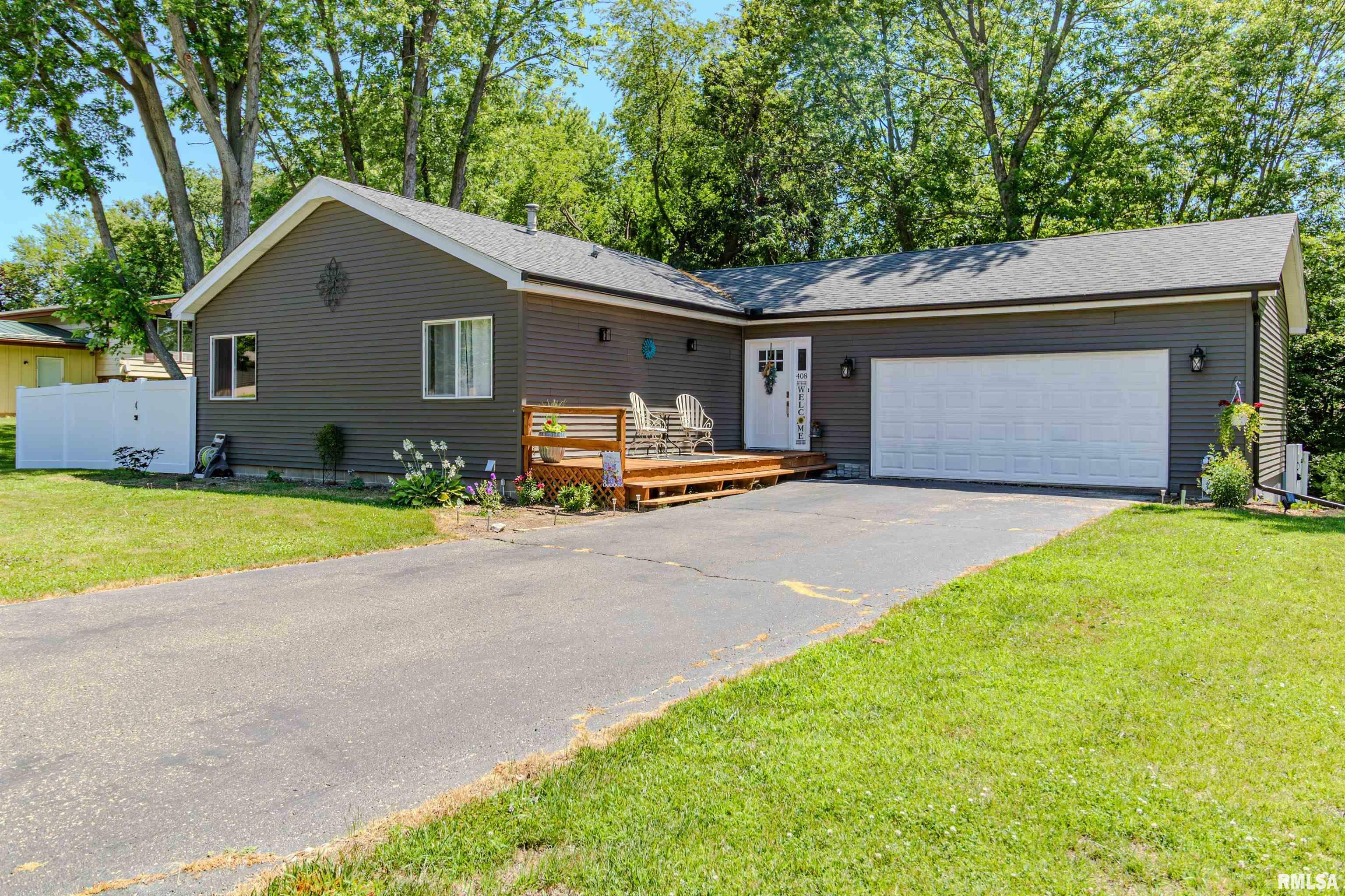 Property Photo: 408 S French Drive IL 61525