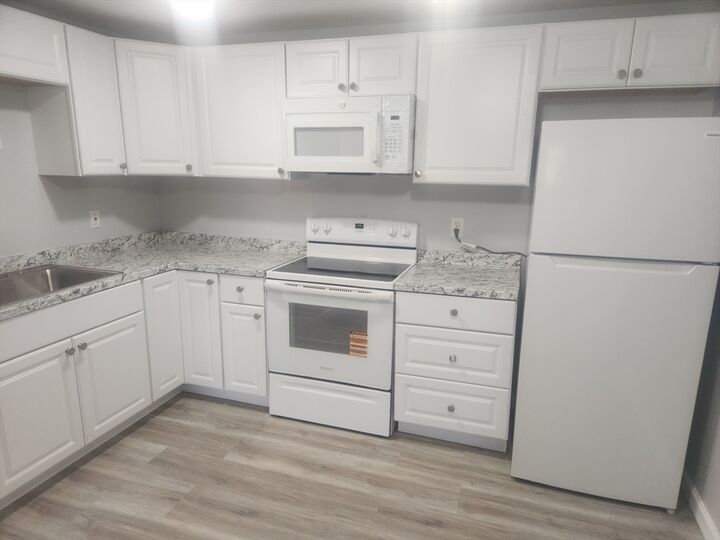Property Photo: 176 Maple Avenue 2-01 MA 01543