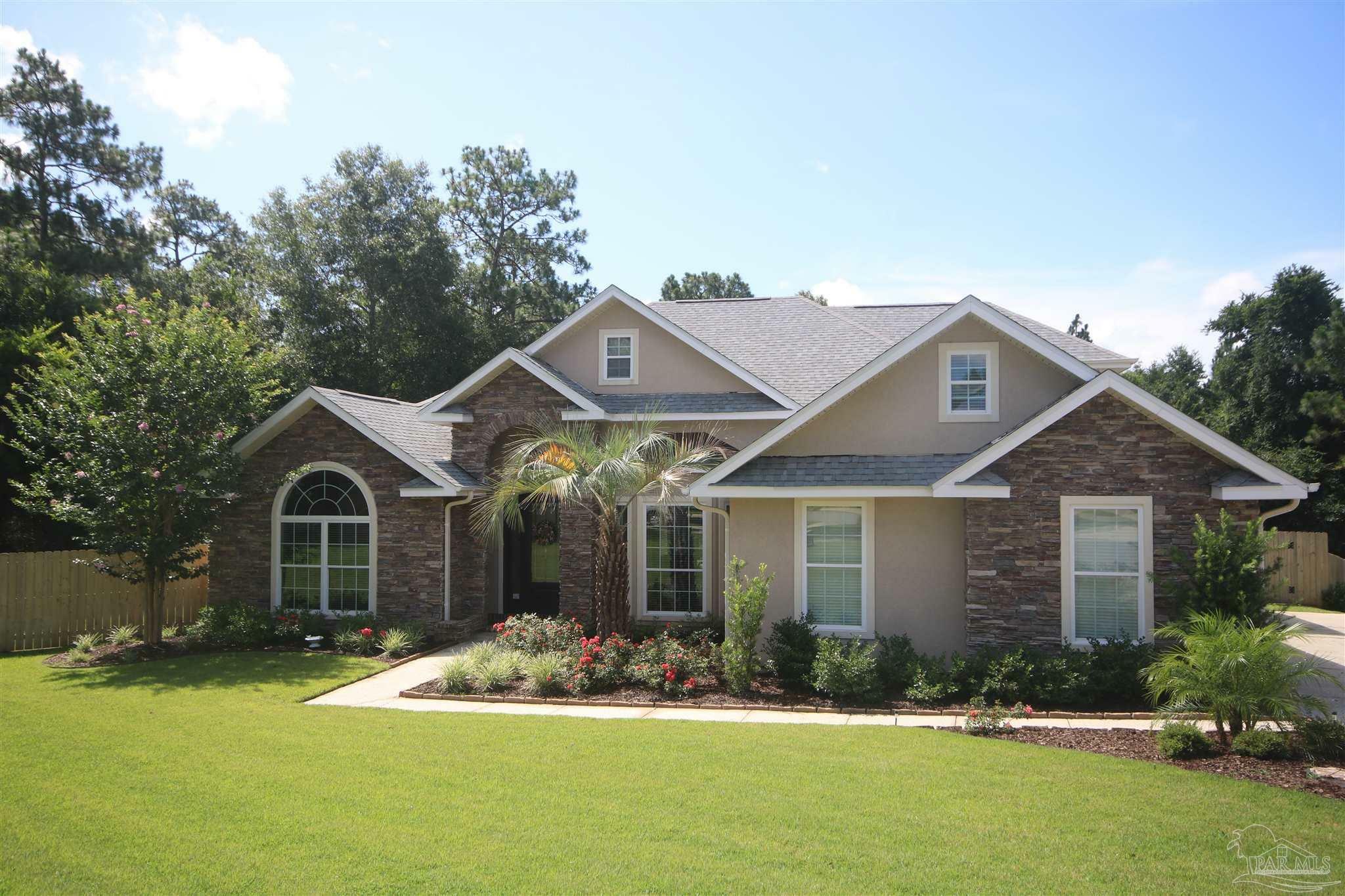 Property Photo:  6010 E Cambridge Way  FL 32571 