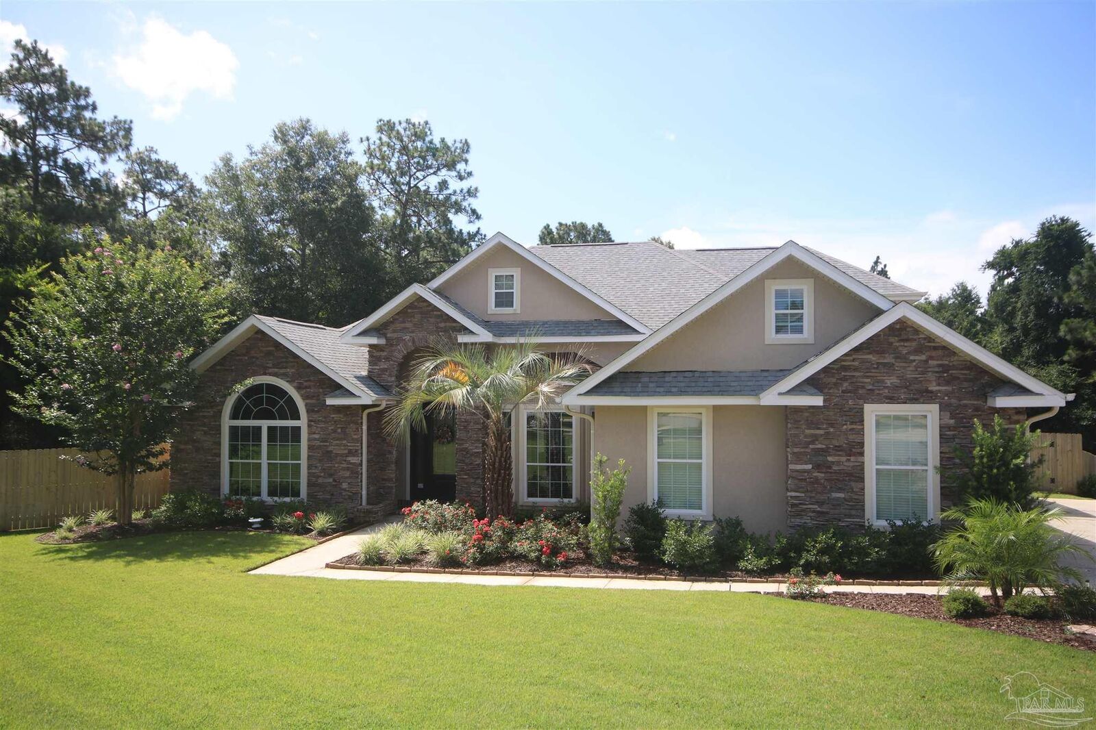 Property Photo:  6010 E Cambridge Way  FL 32571 