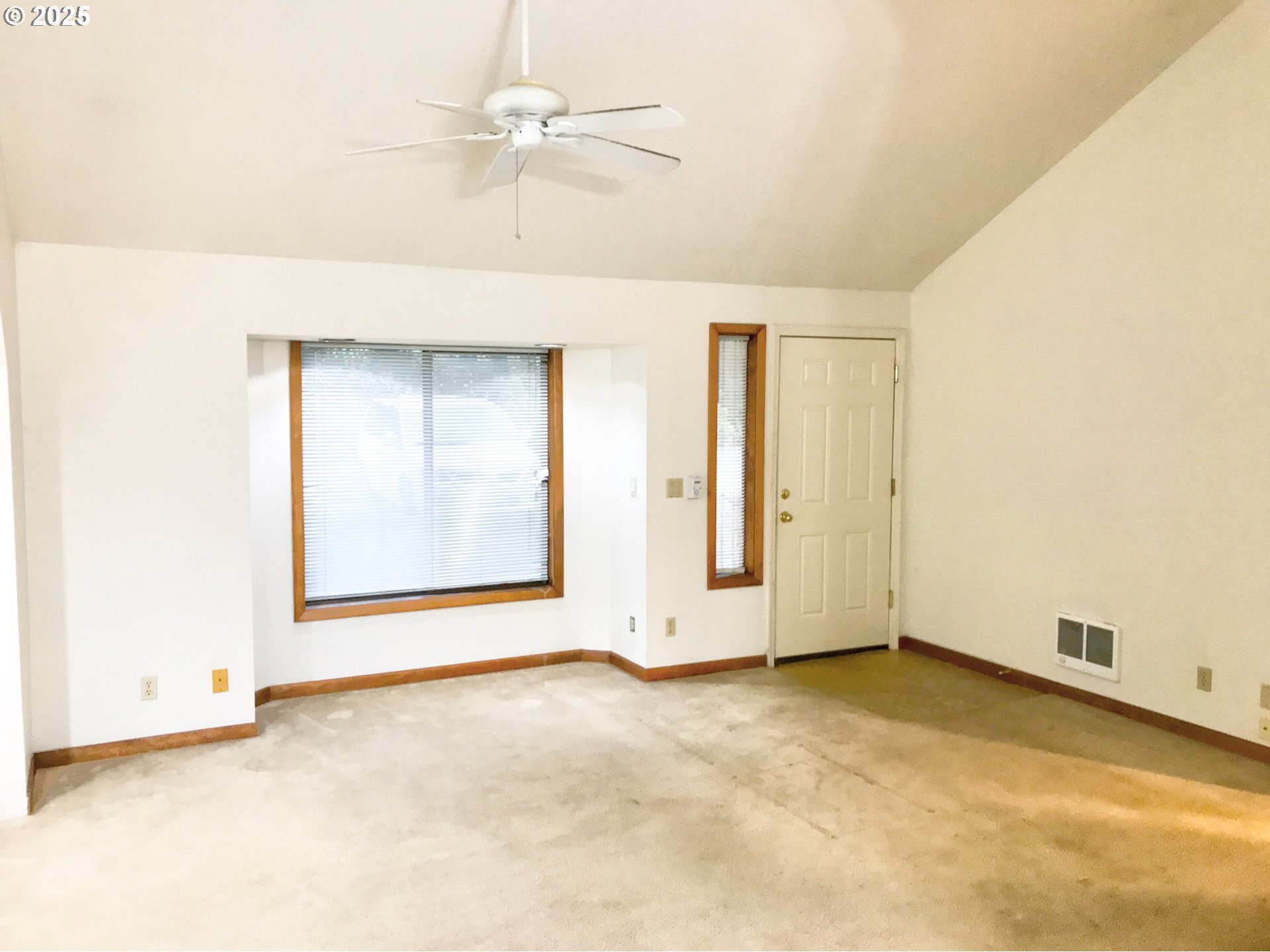 Property Photo:  13736 SE Bush St  OR 97035 