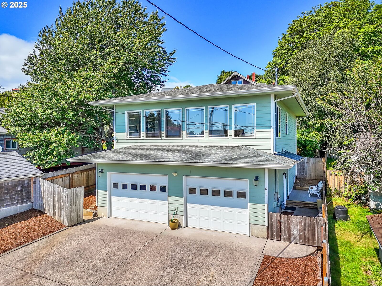 Property Photo:  811 Glasgow Ave  OR 97103 