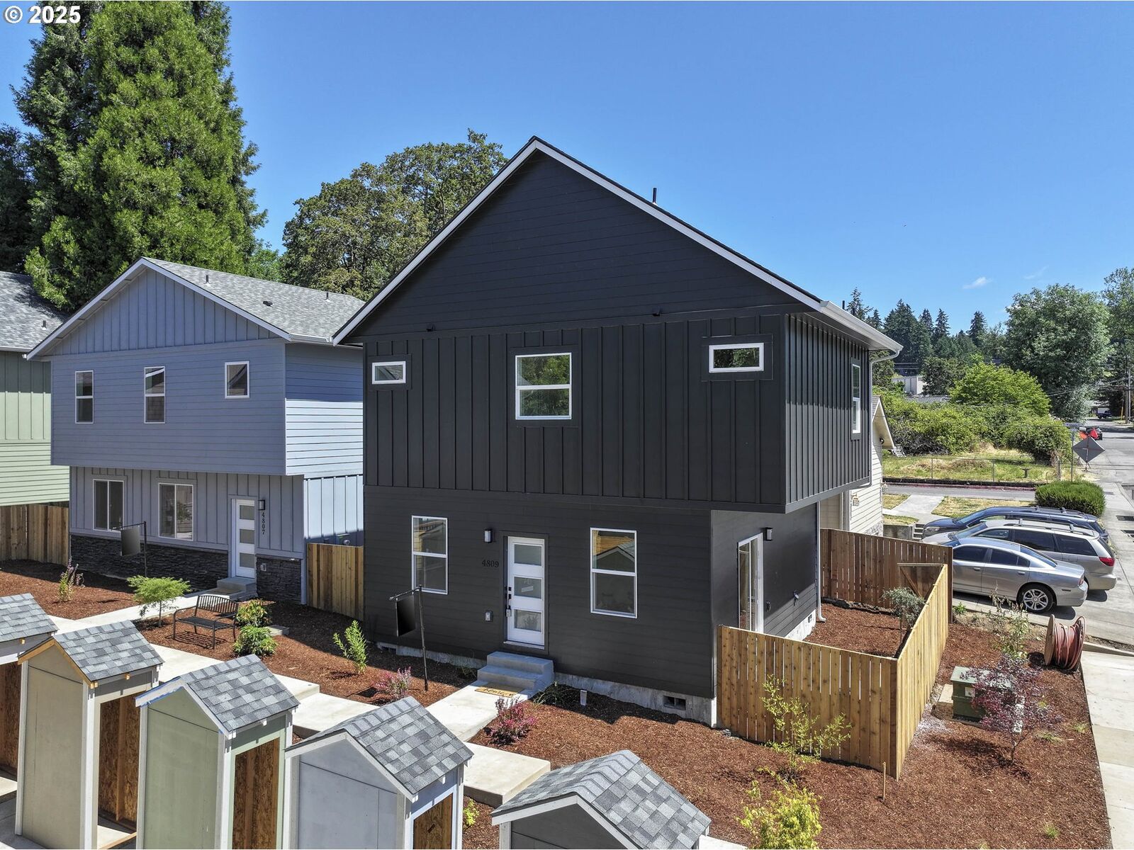 Property Photo:  4809 SE Ina Ave  OR 97267 