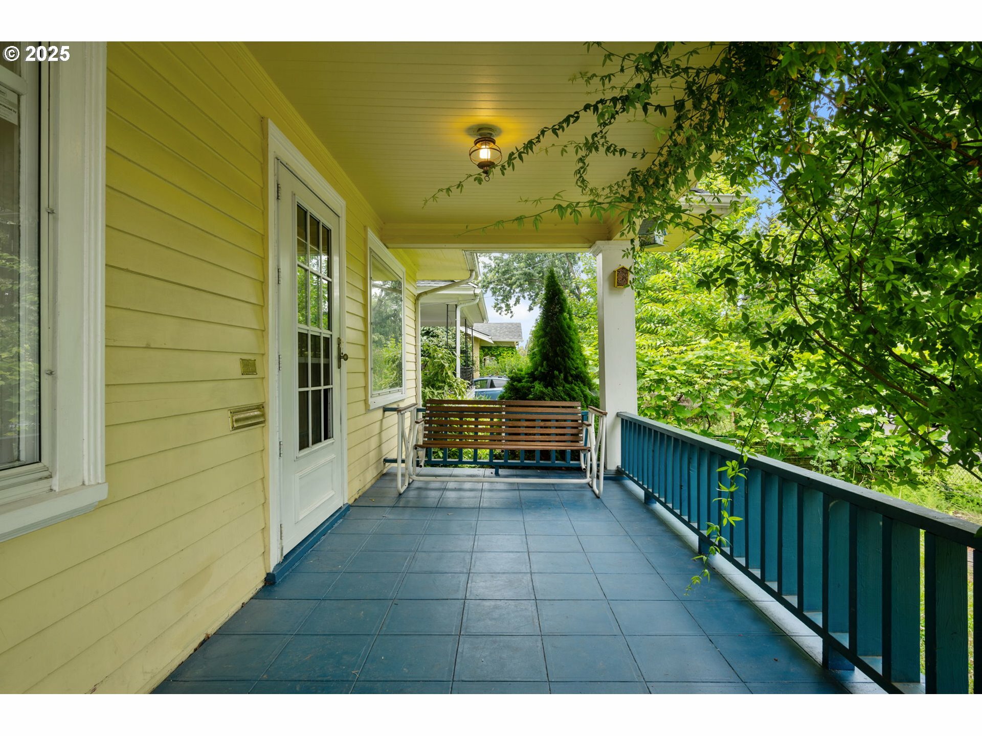 Property Photo: 6223 SE 19th Ave OR 97202
