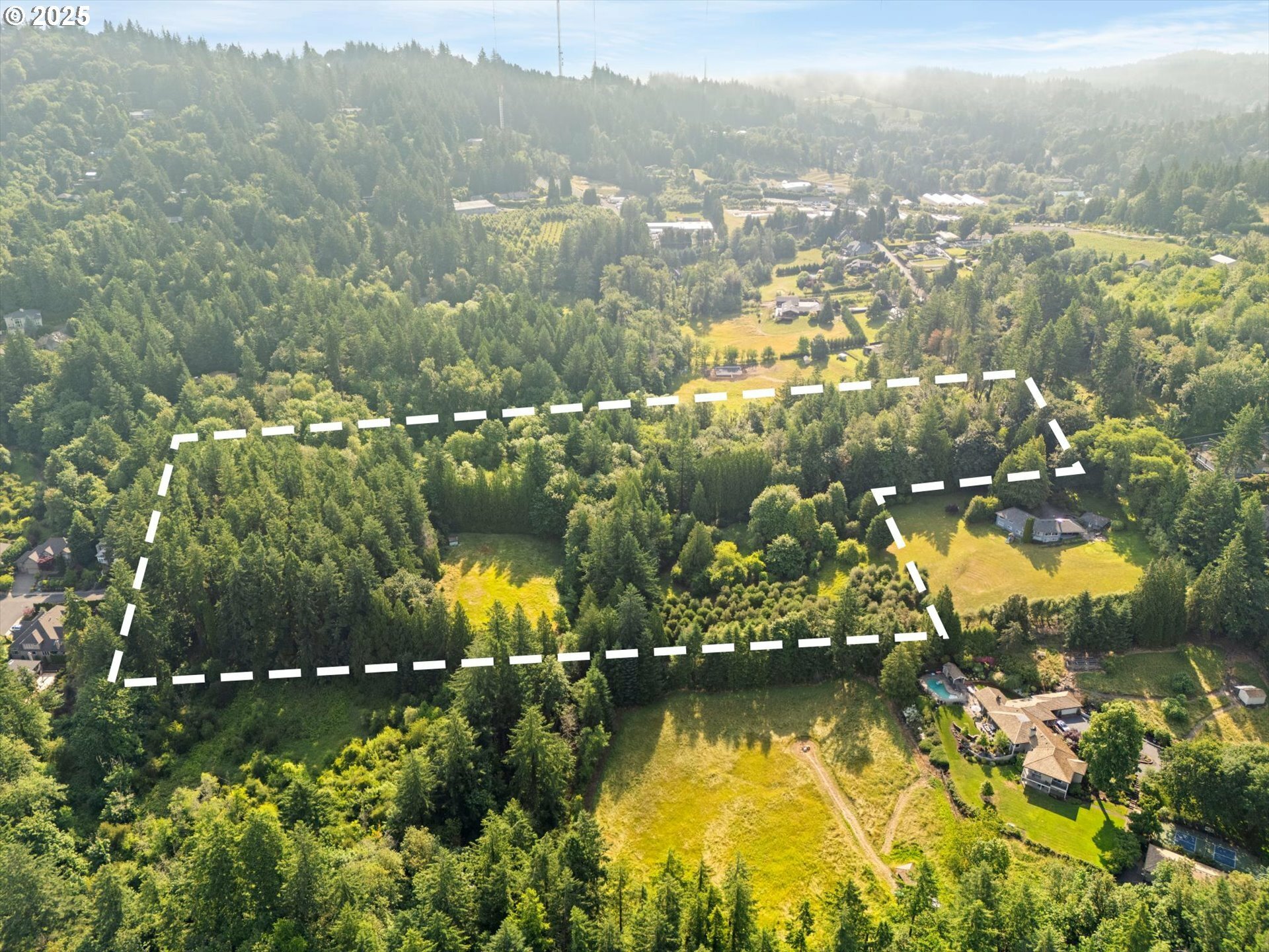 Property Photo: 100 NW Tuality Way OR 97229