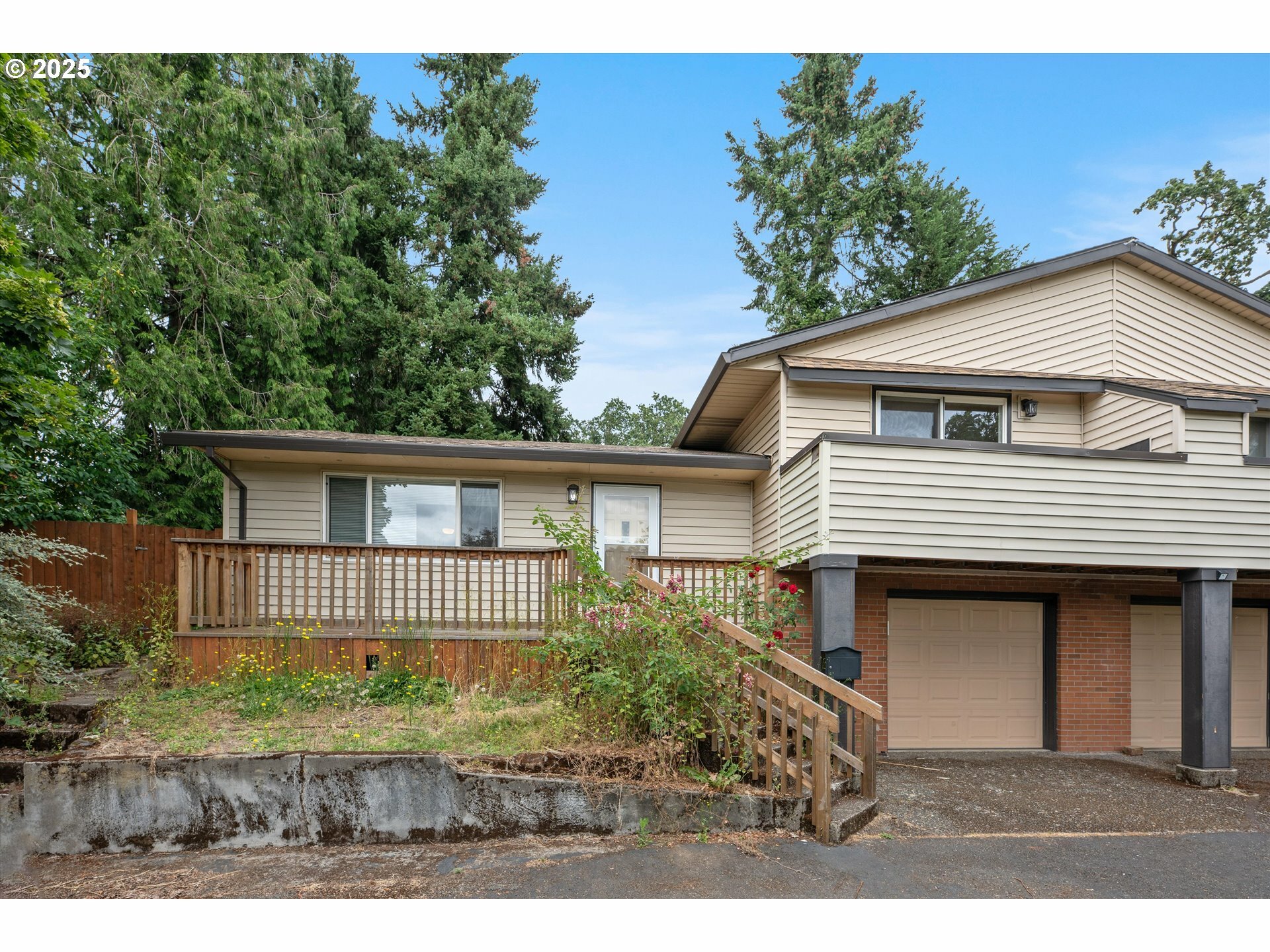 Property Photo:  430 E Hereford St  OR 97027 