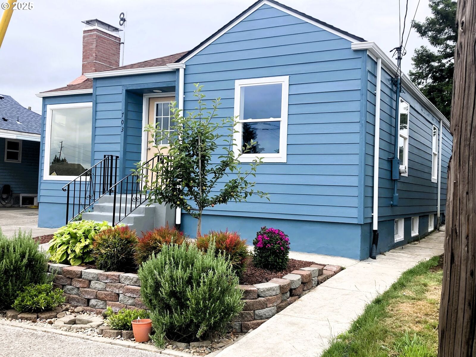 Property Photo:  703 Cowlitz Way  WA 98626 