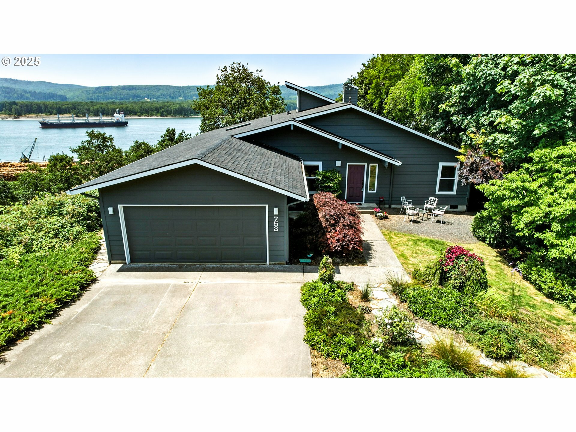 Property Photo: 753 N 2nd St WA 98625