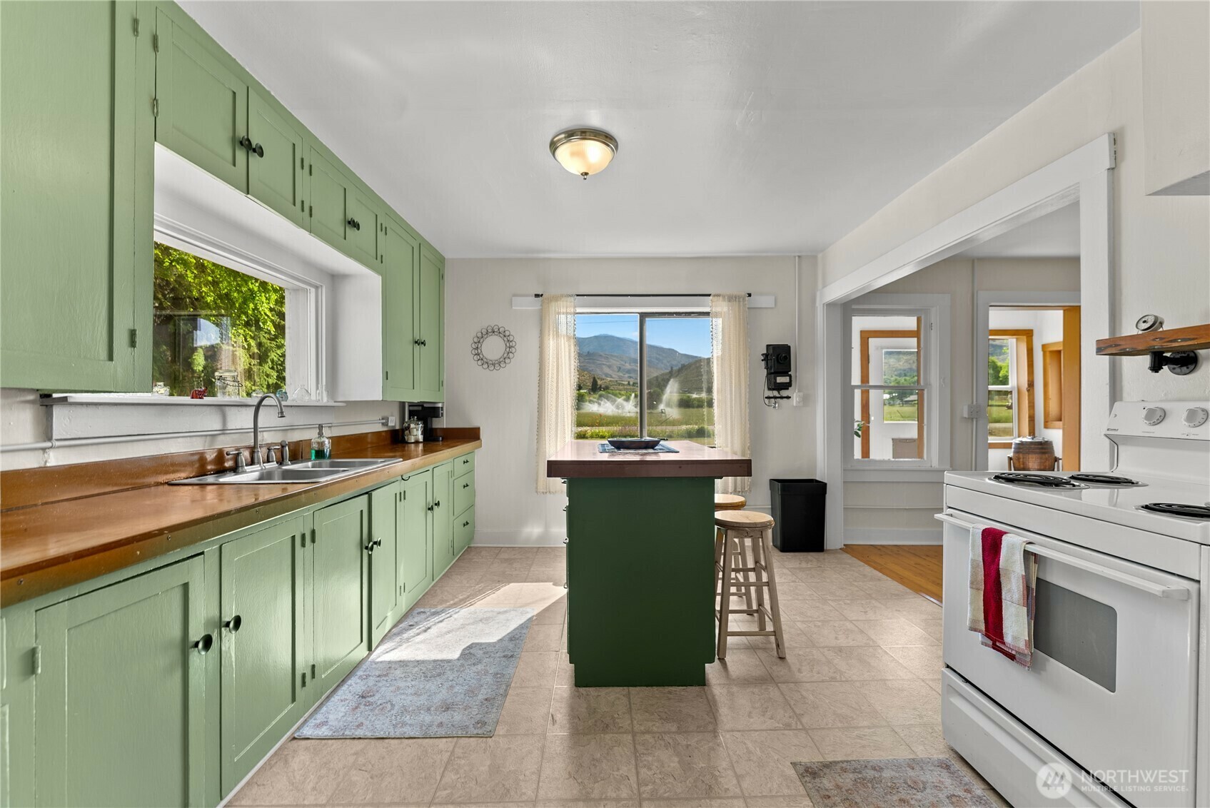 Property Photo: 50 Lower Bear Creek Road WA 98862