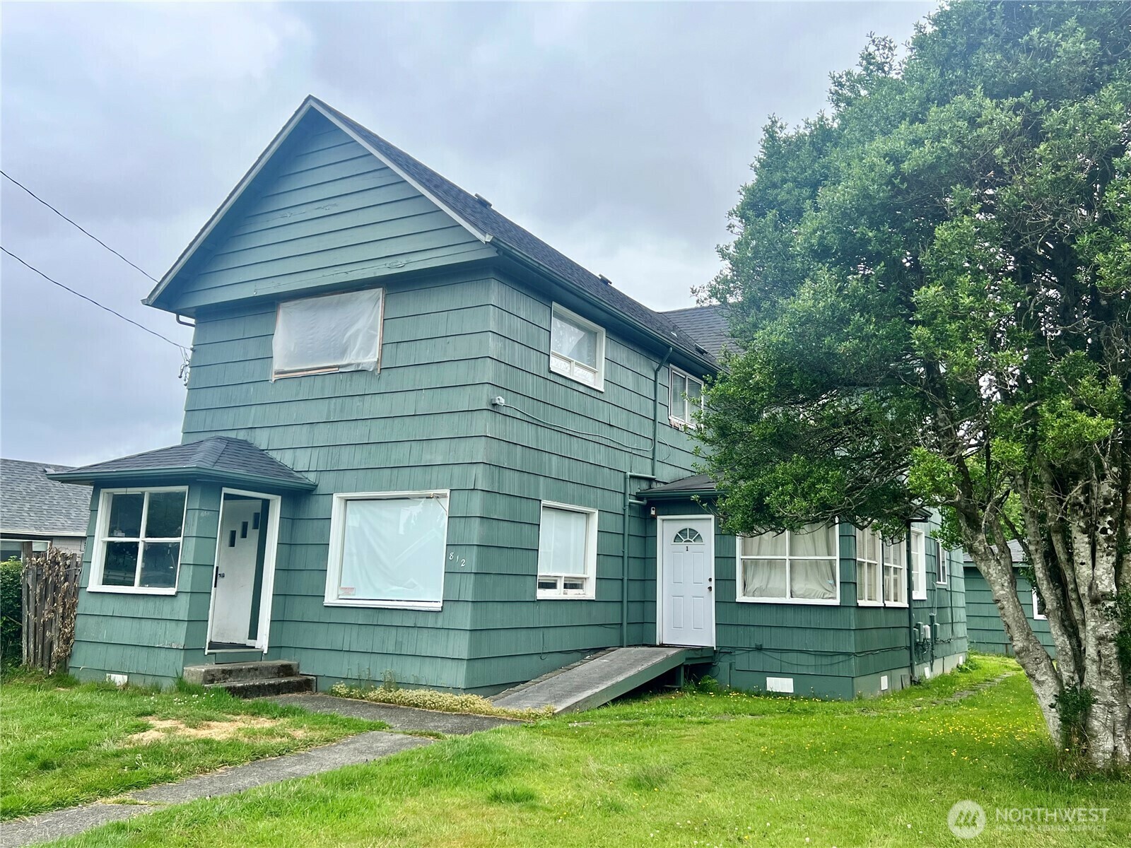 Property Photo:  812 E 1st Street  WA 98520 